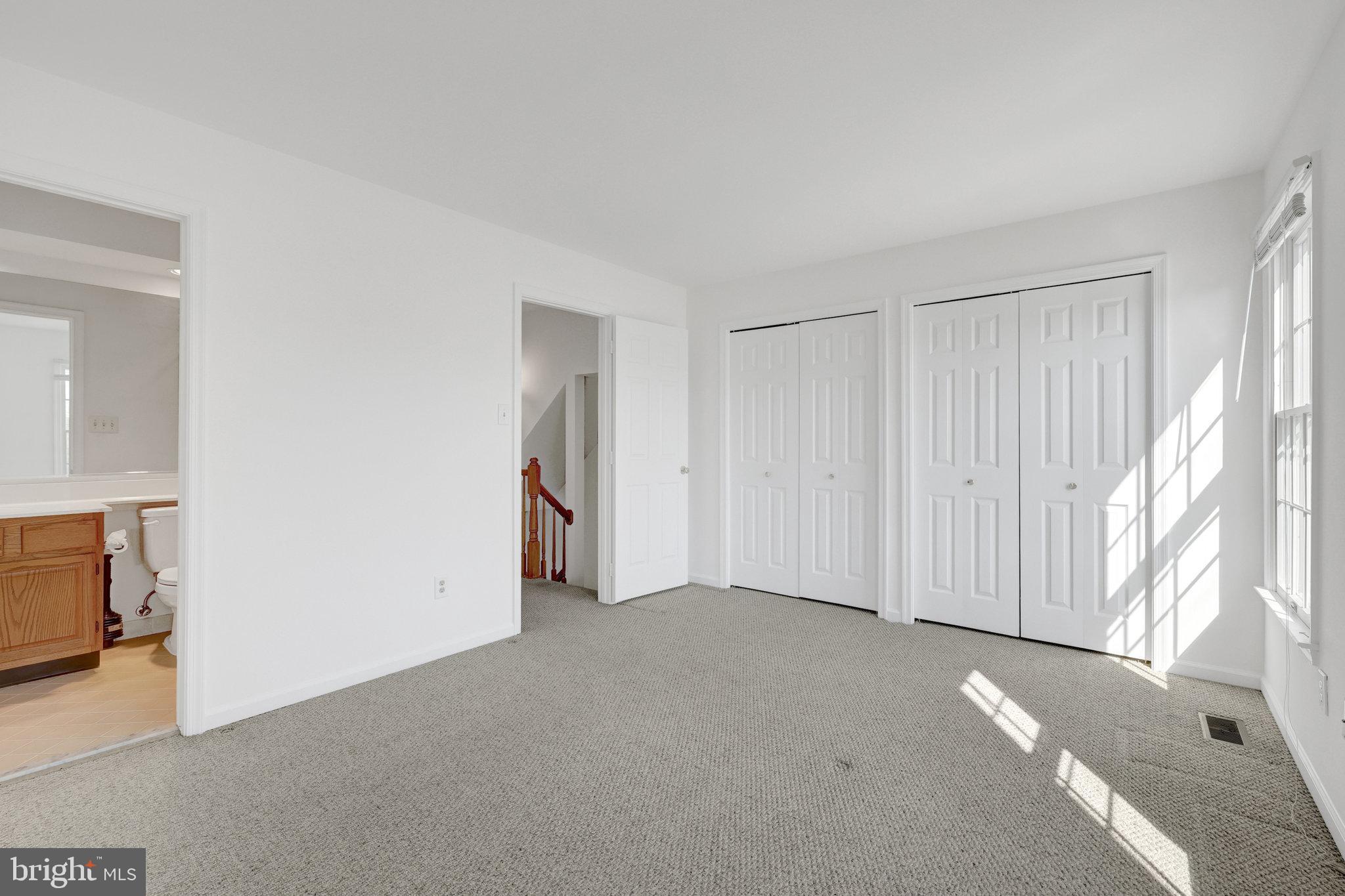 ASHBURN VILLAGE - Residential