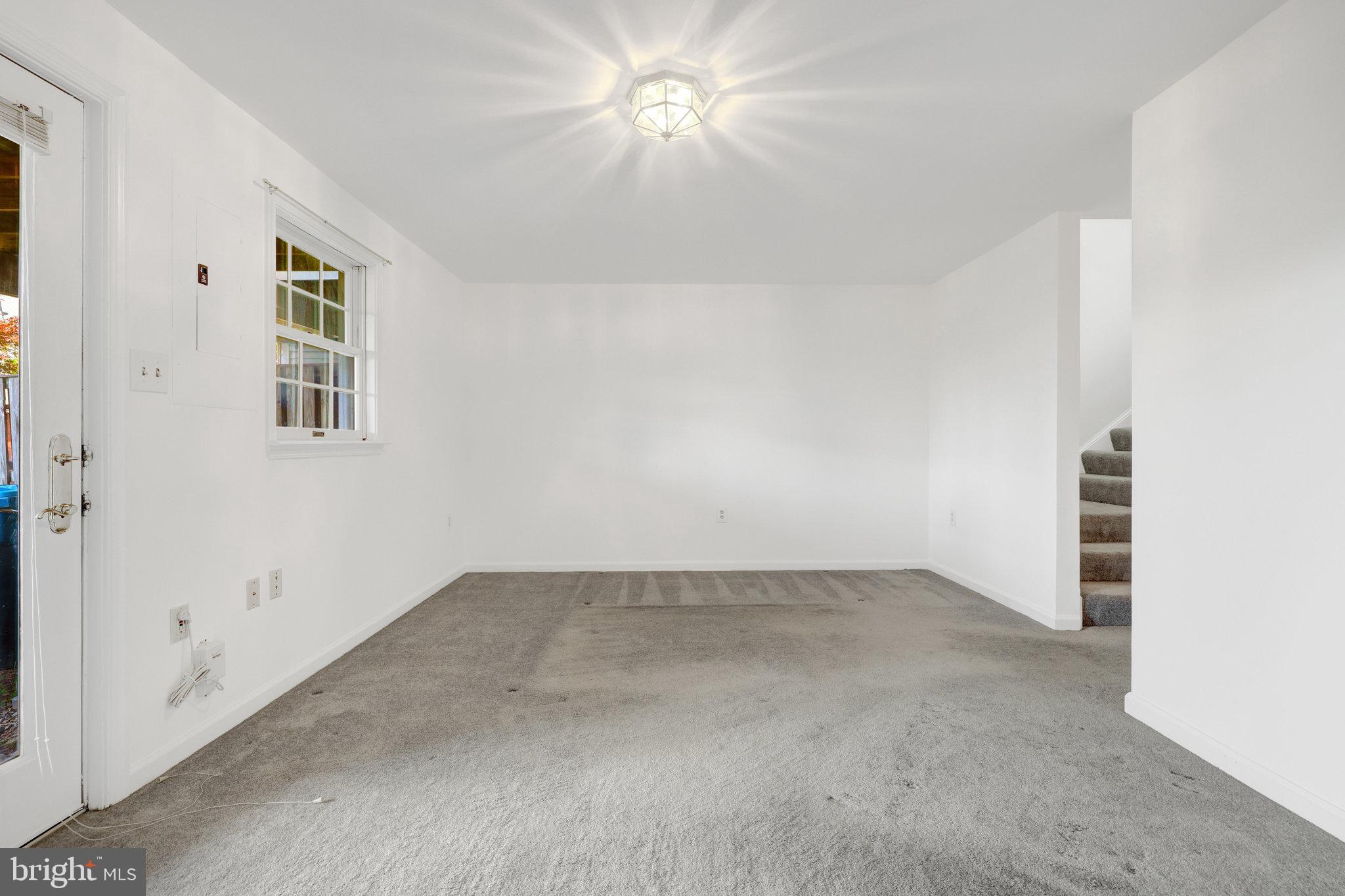 ASHBURN VILLAGE - Residential