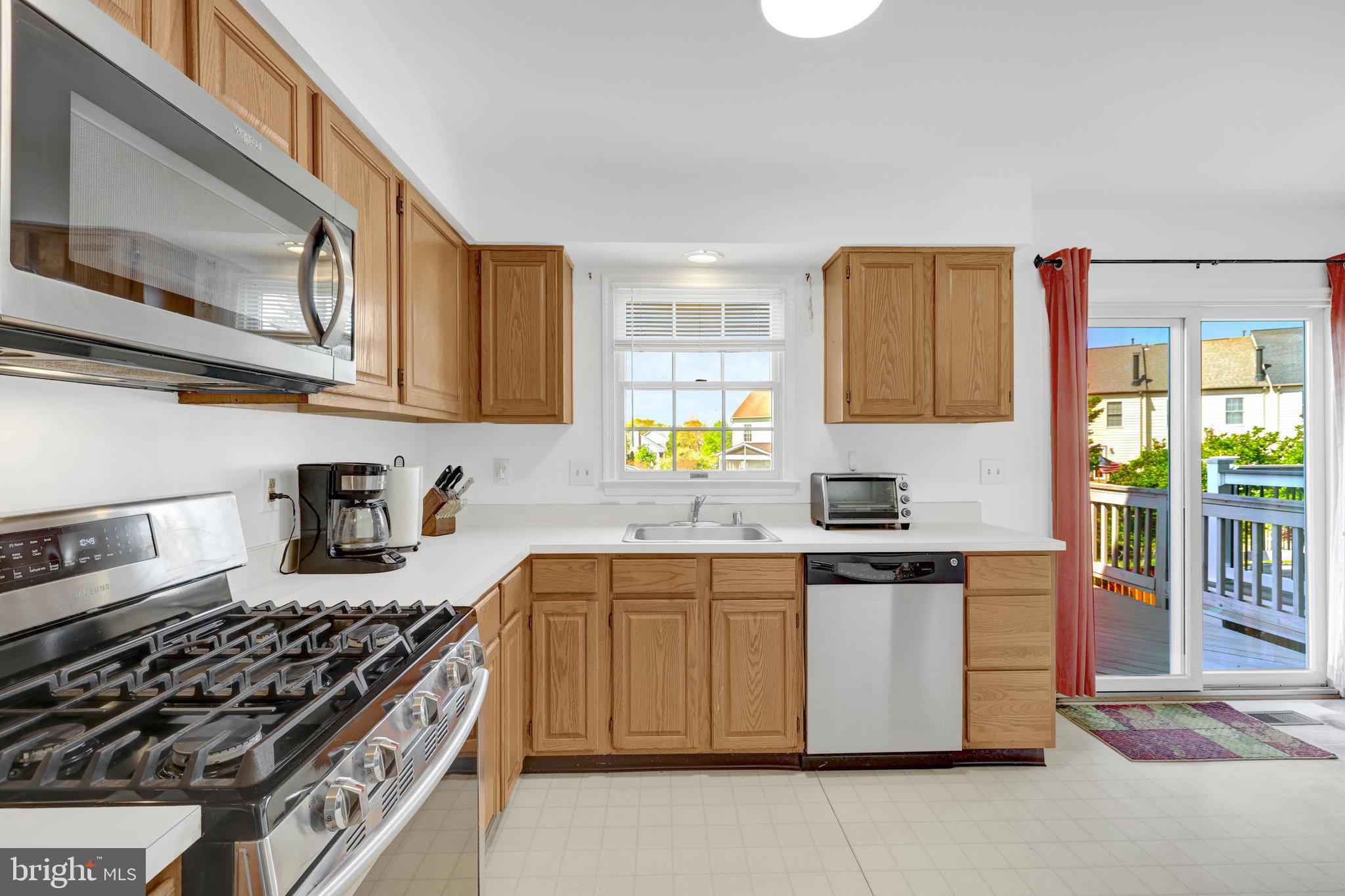 ASHBURN VILLAGE - Residential