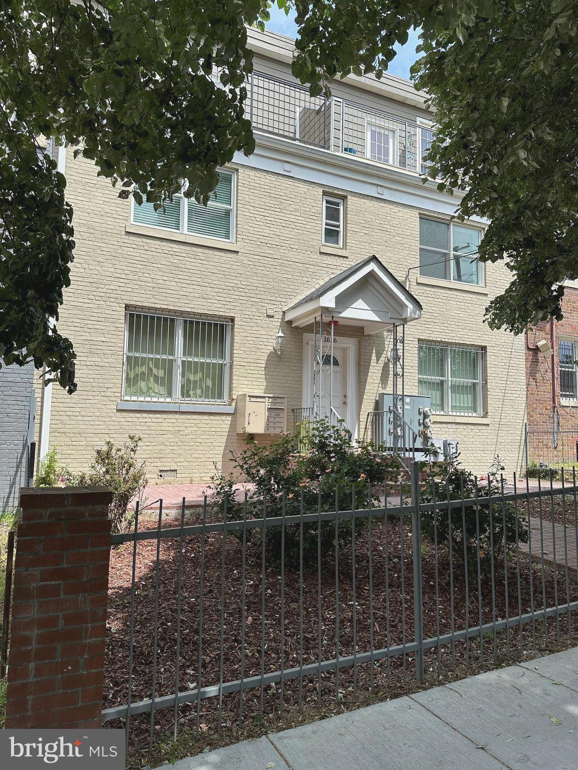 Large 2 bedroom, 2 bath on the second floor of a renovated row house. Fully renovated in 2018. Beautiful Hardwood floors, Granite Counters, and SS appliances, Washer and Dryer in the unit. Ductless HVAC unit. 
NO PETS, AND NO SMOKING ALLOWED. 
Near Historic Anacostia Metro Stop.

Interior pictures are from a similar unit, with same layout in the building.
Water is $50 monthly