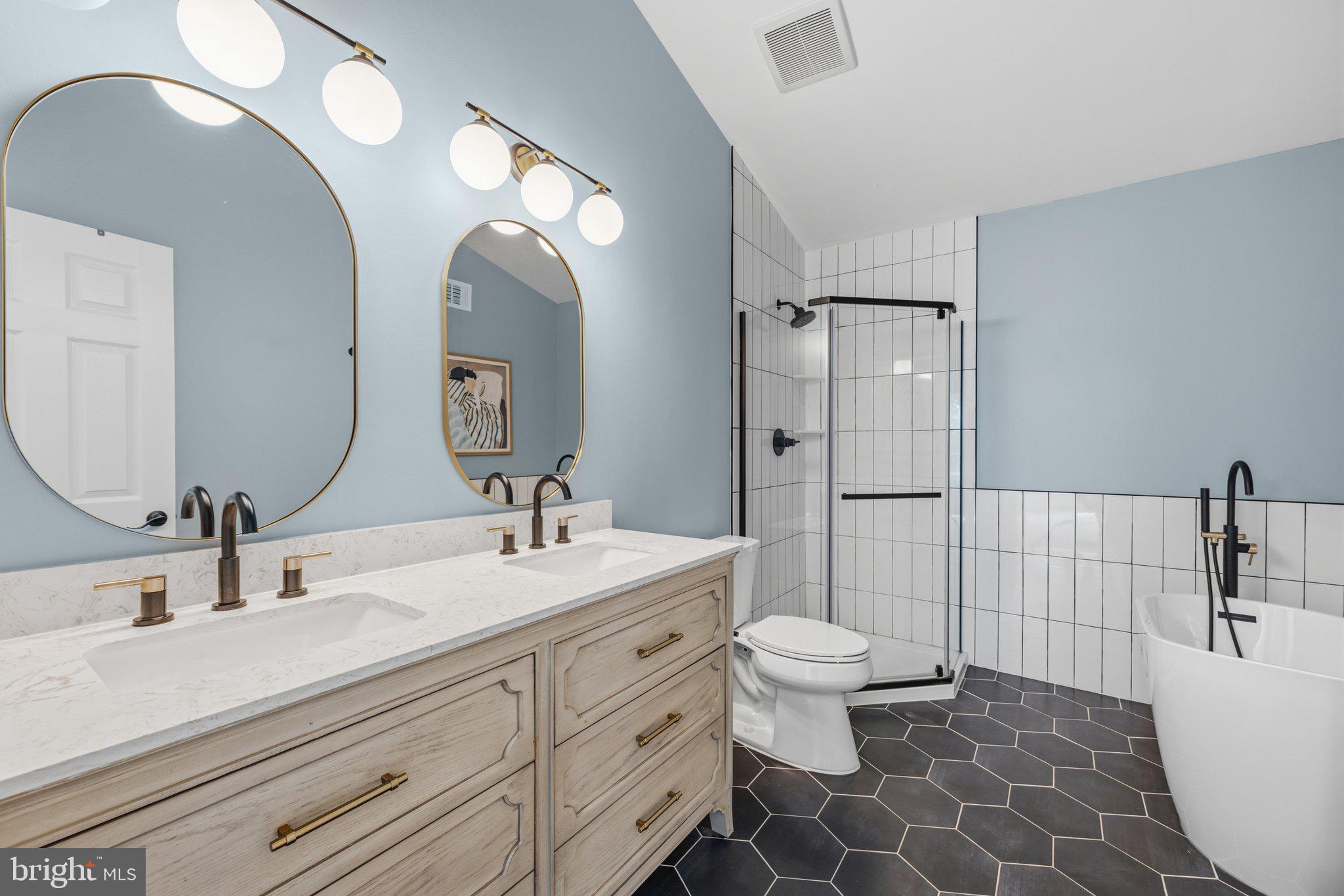 ASHBURN VILLAGE - Residential