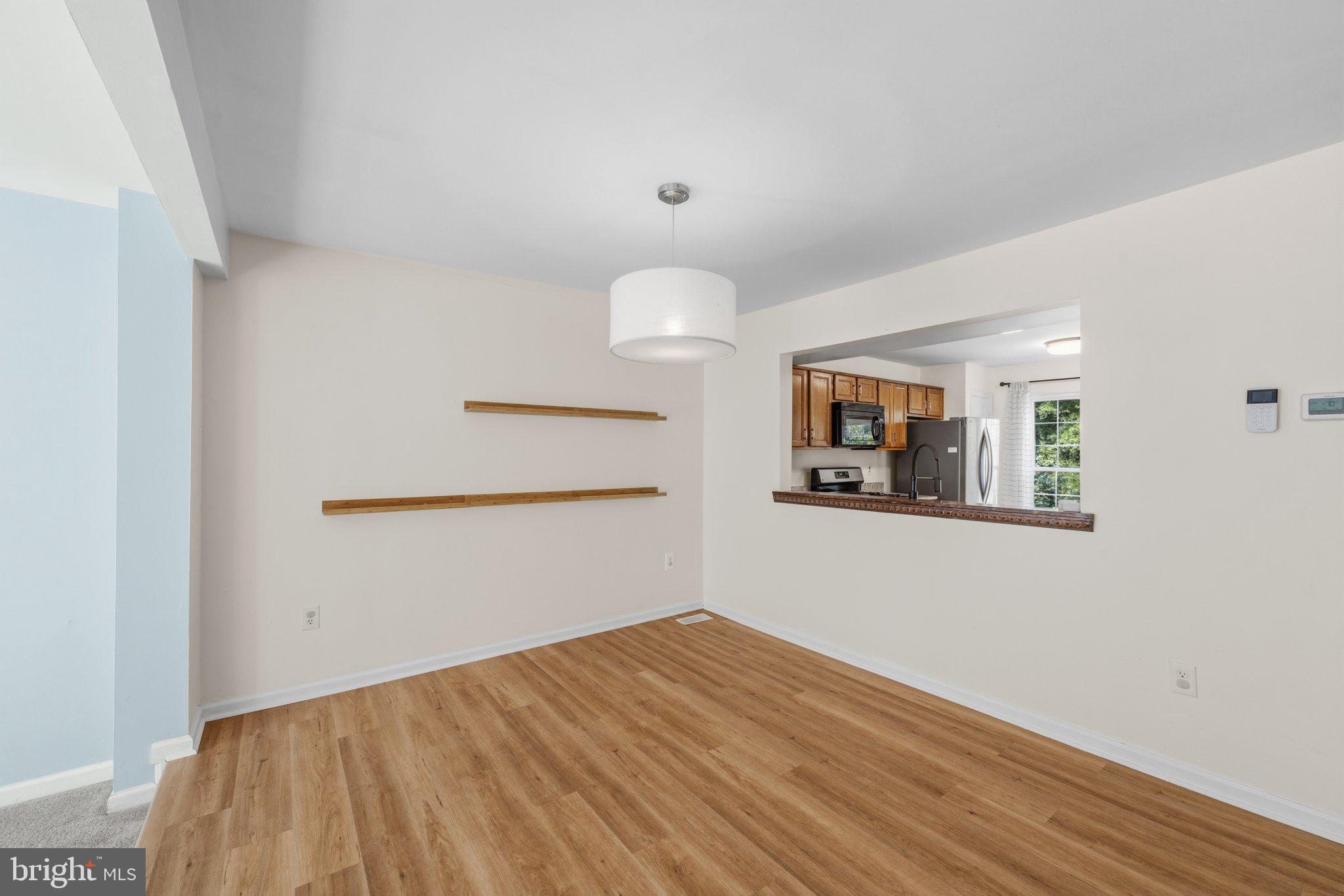 ASHBURN VILLAGE - Residential