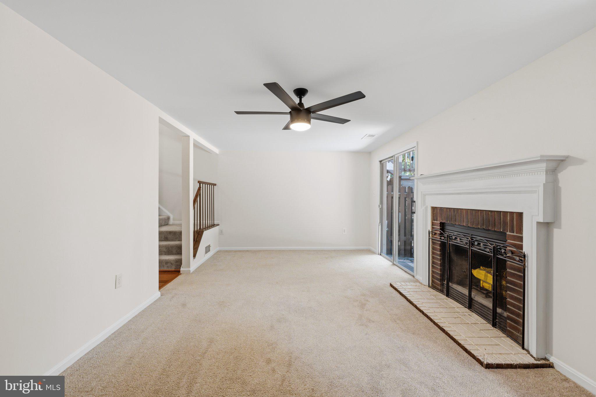 ASHBURN VILLAGE - Residential
