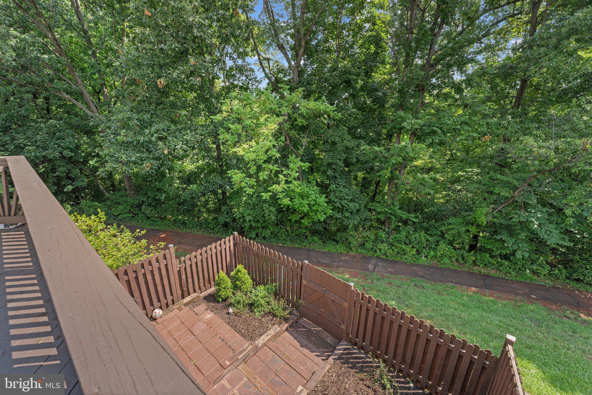 ASHBURN VILLAGE - Residential