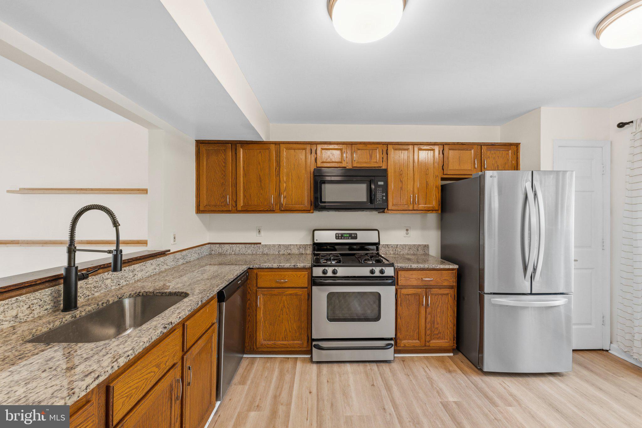 ASHBURN VILLAGE - Residential