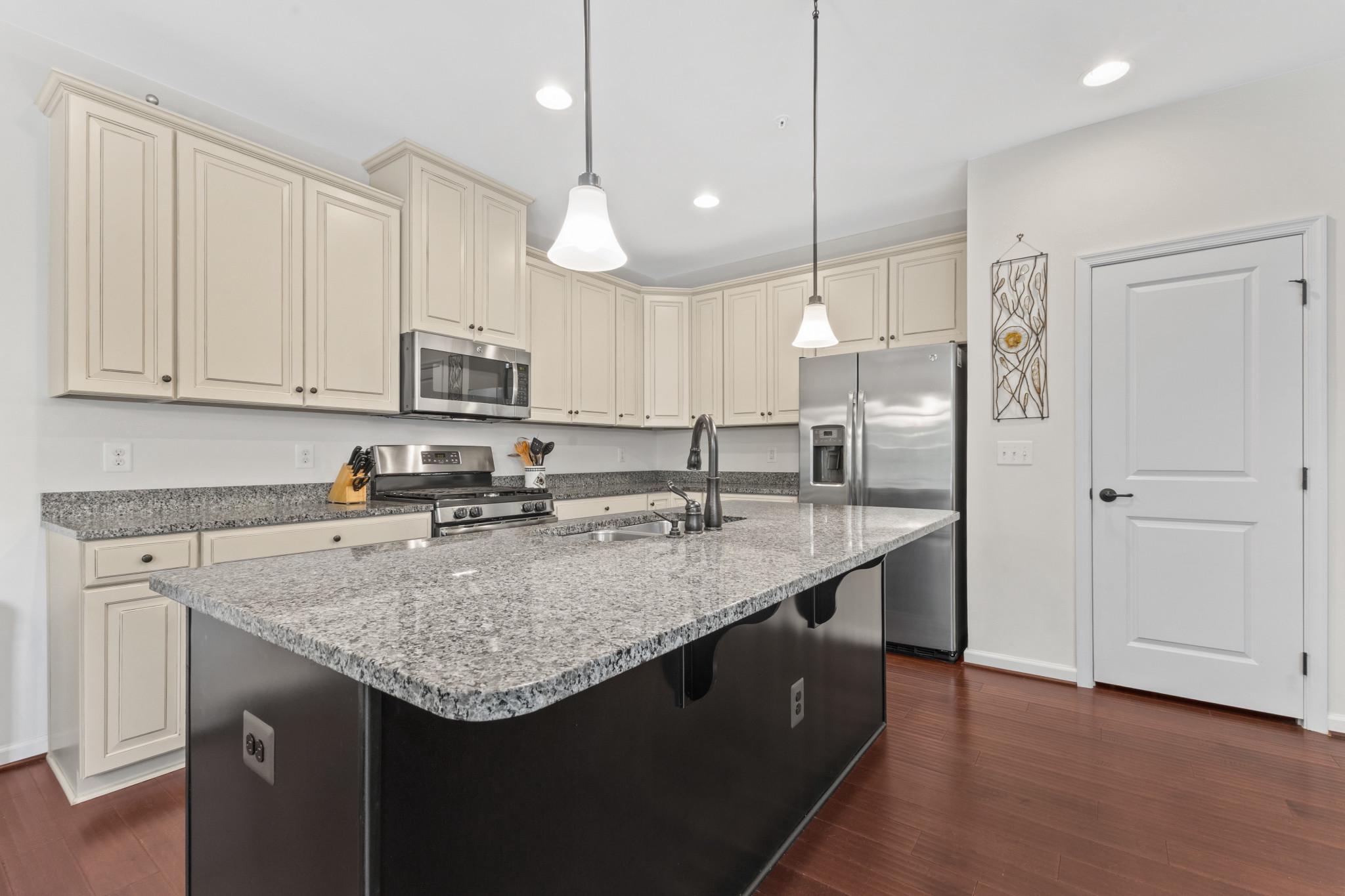 POTOMAC SHORES - Residential