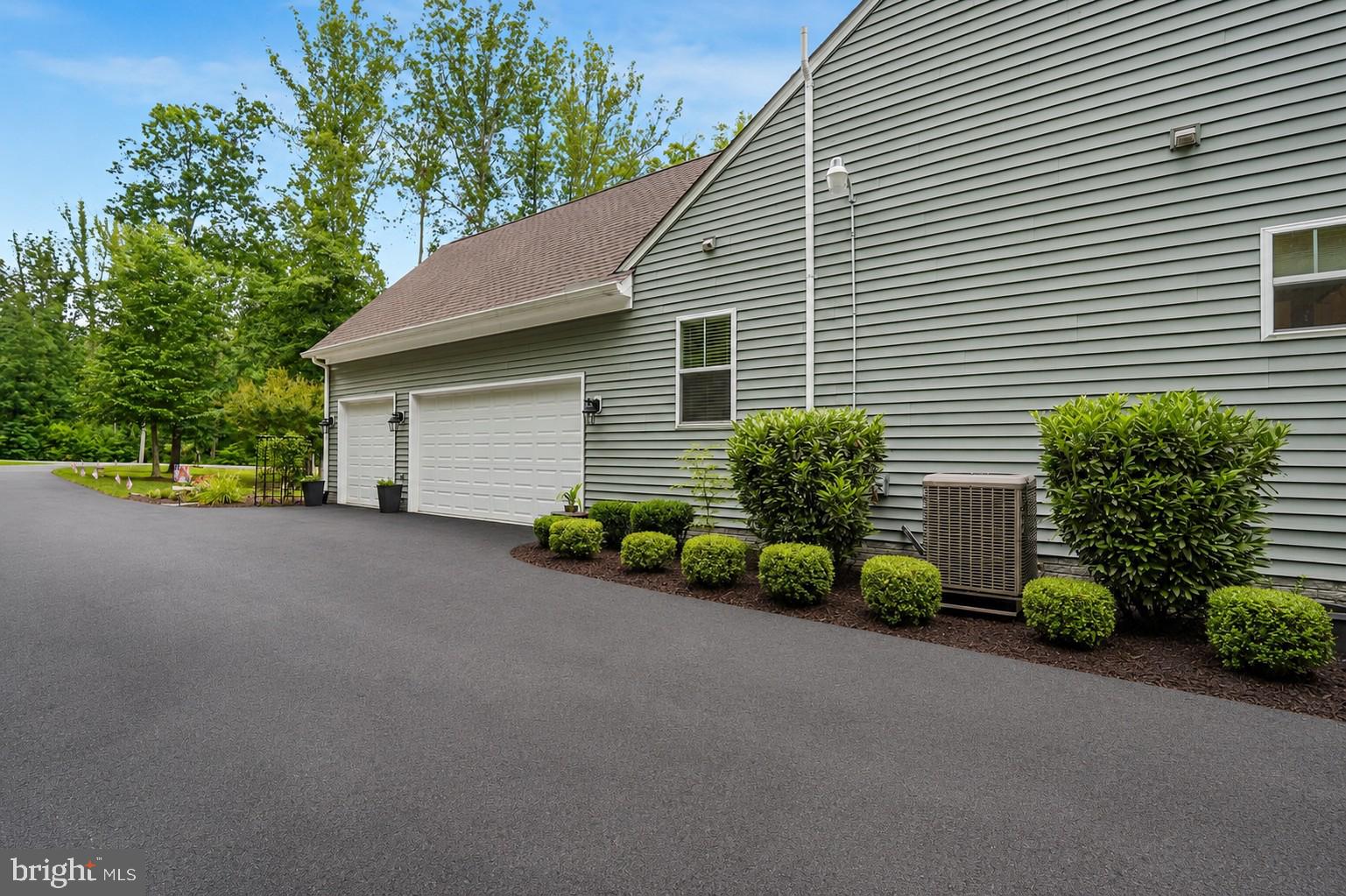 AMBER OAKS - Residential