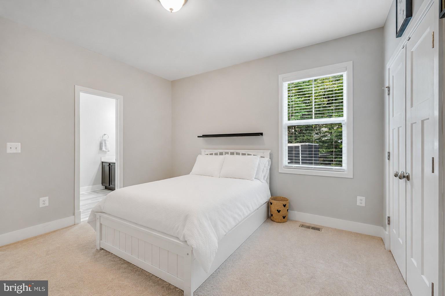 AMBER OAKS - Residential