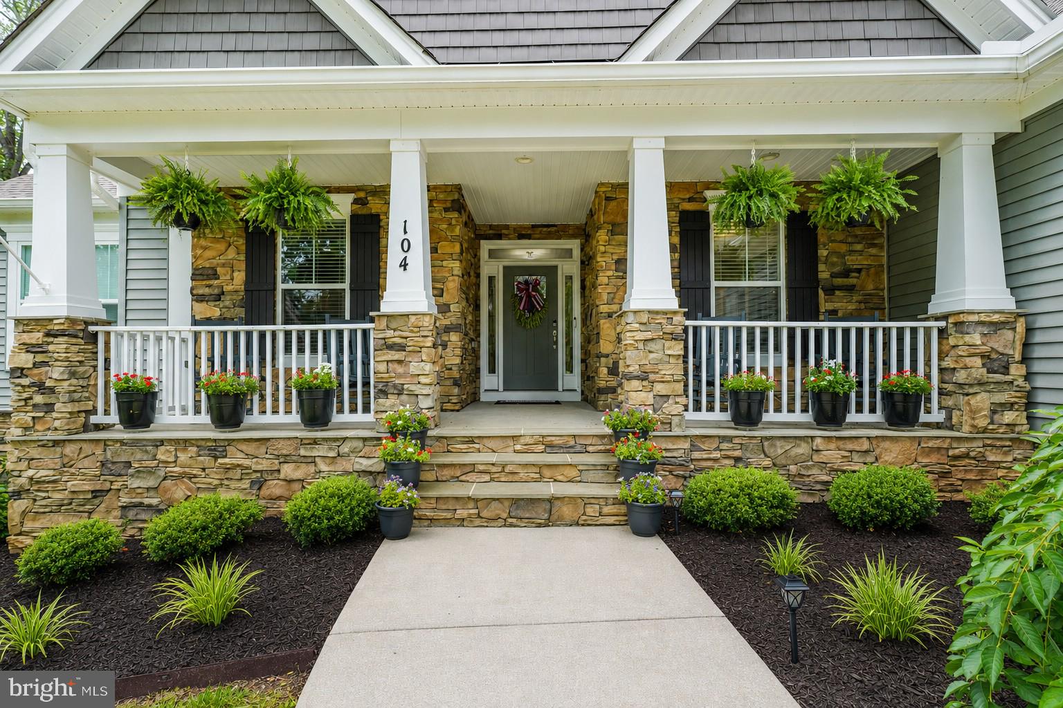 AMBER OAKS - Residential