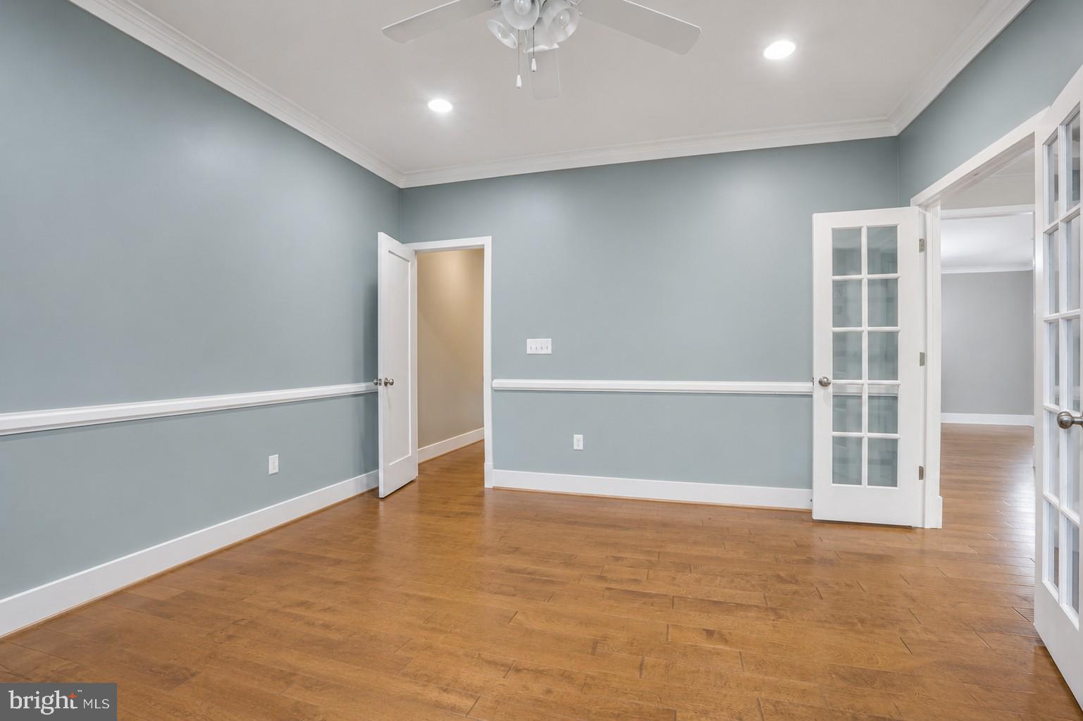 AMBER OAKS - Residential