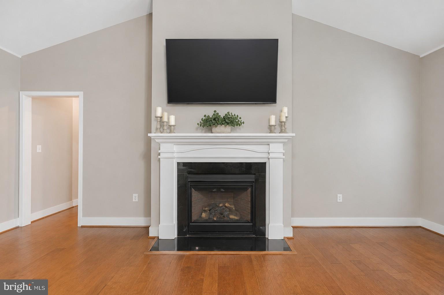 AMBER OAKS - Residential