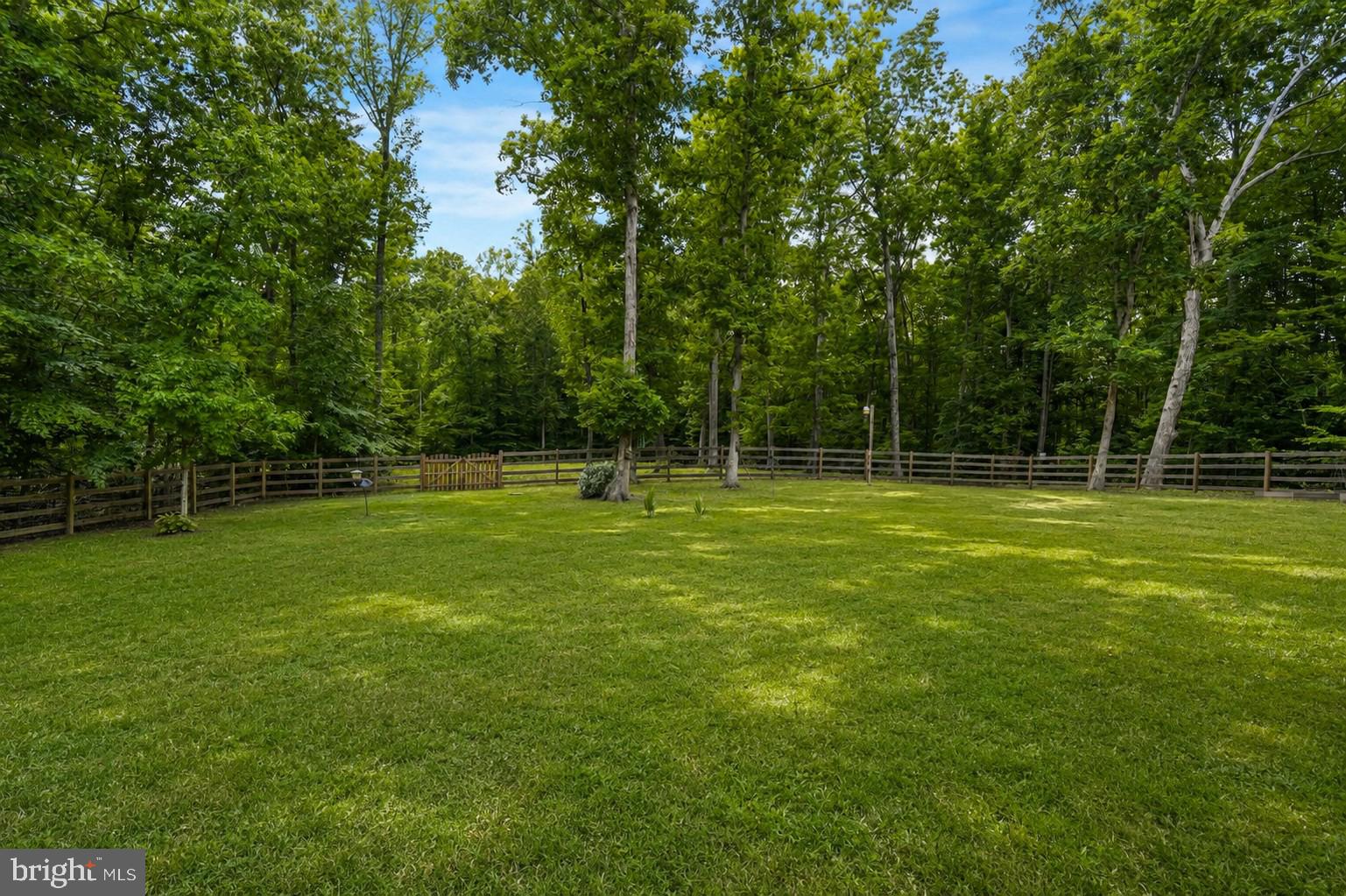 AMBER OAKS - Residential