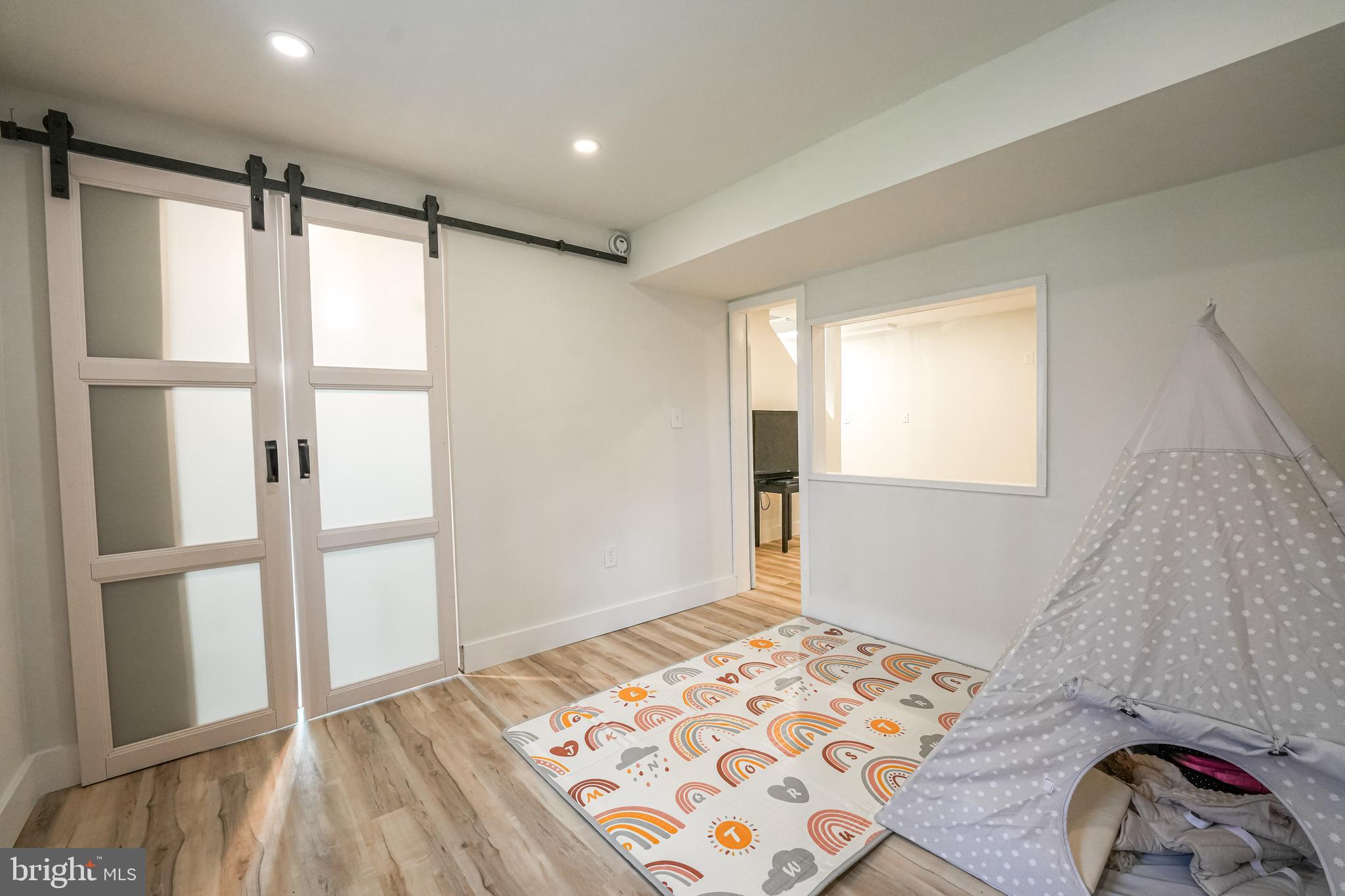 NEWINGTON FOREST - Residential Lease