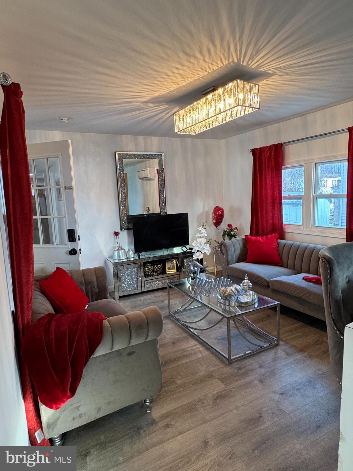 Well maintained and cared for home in Lebanon!  2 Bedrooms 1 bath in Ridgeway Park! Cornwall-Lebanon School District,  close to major highways and located on a quiet street. With low taxes and community ground rent under 500/month this is a must see!