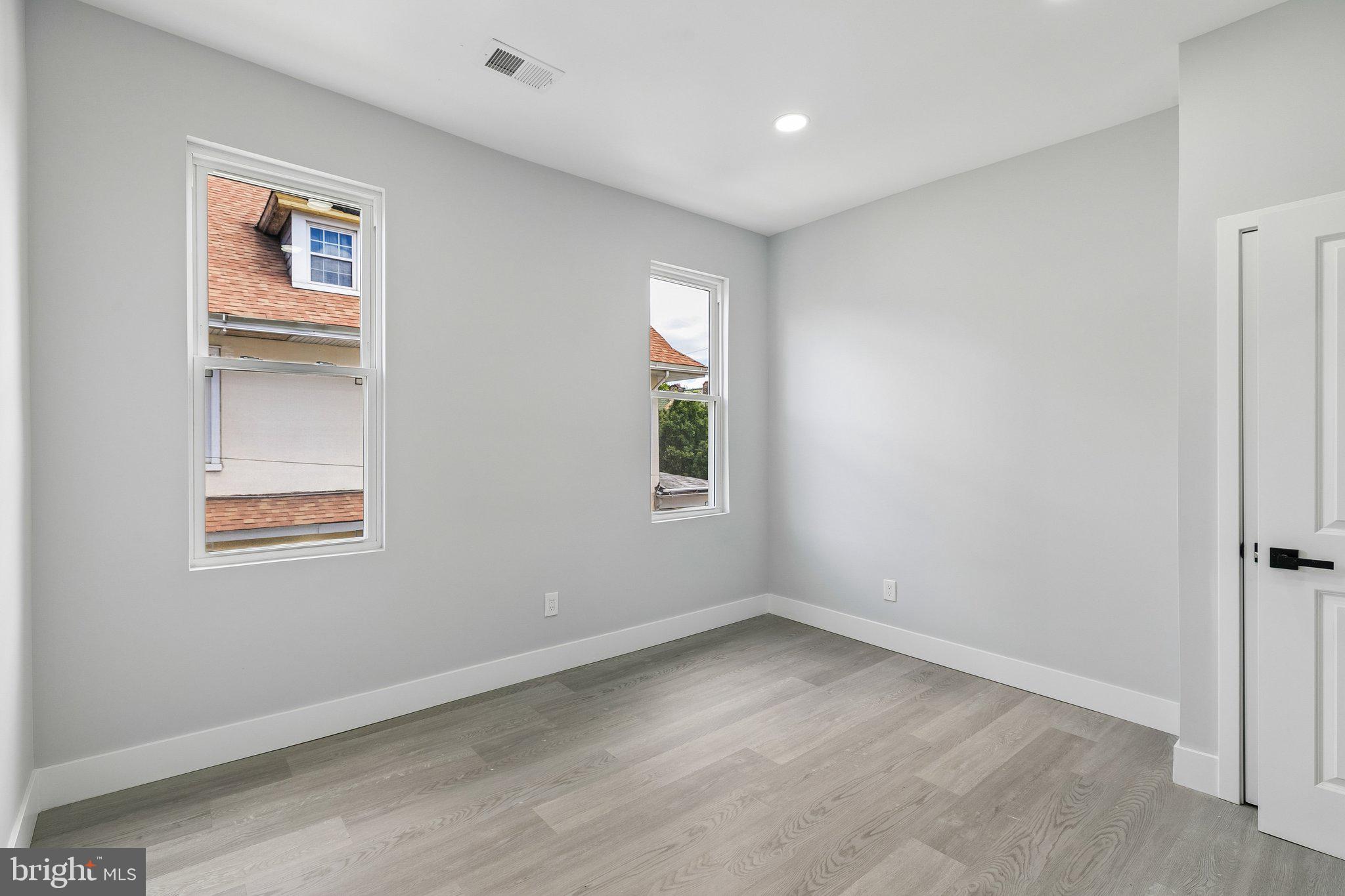 OAK LANE - Residential