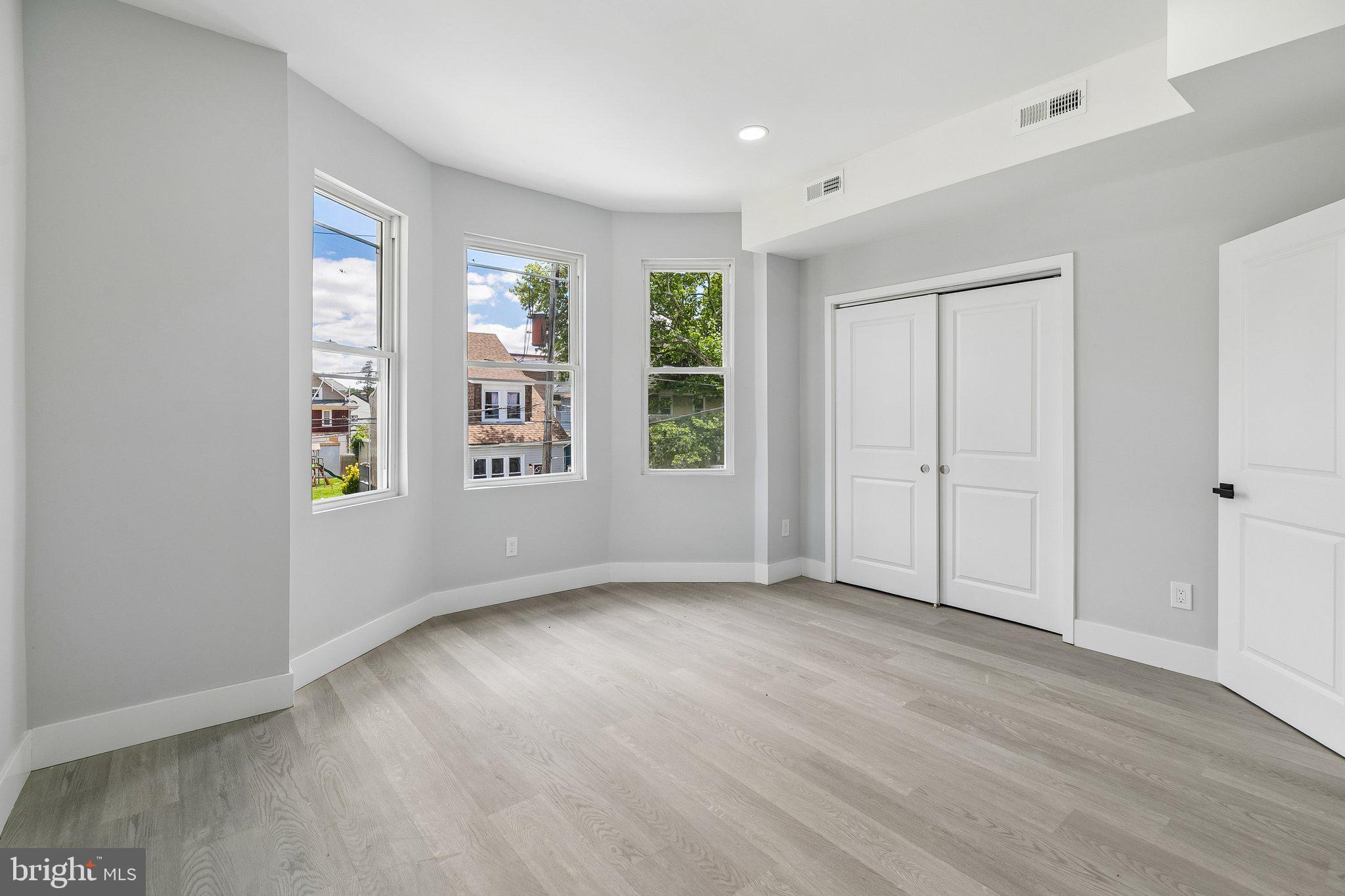 OAK LANE - Residential