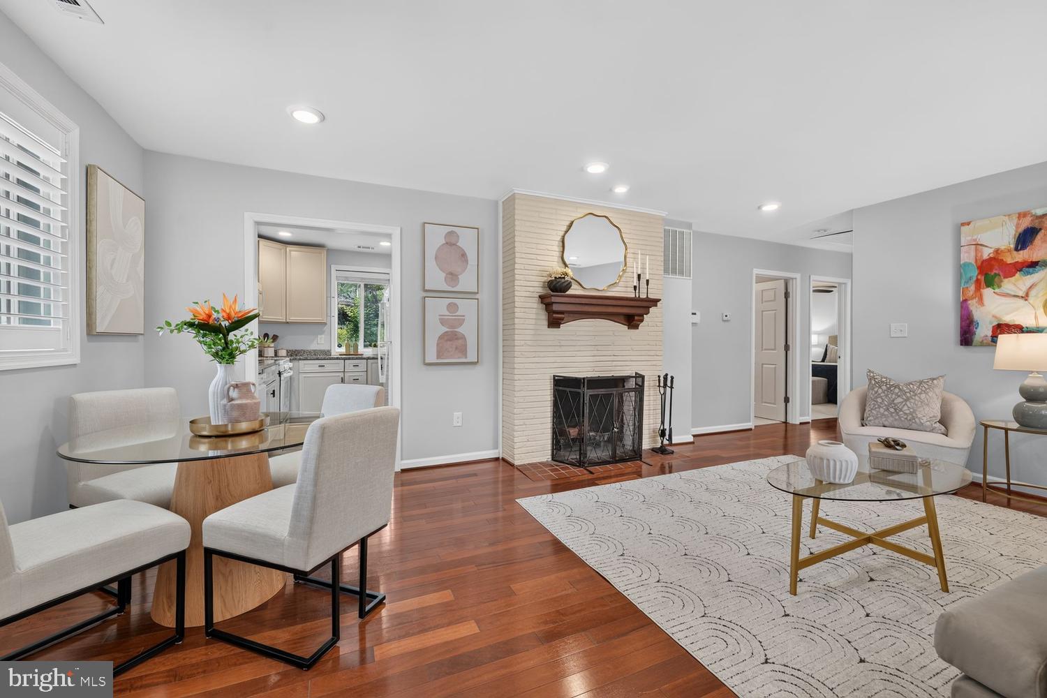 UNIVERSITY HILLS - Residential