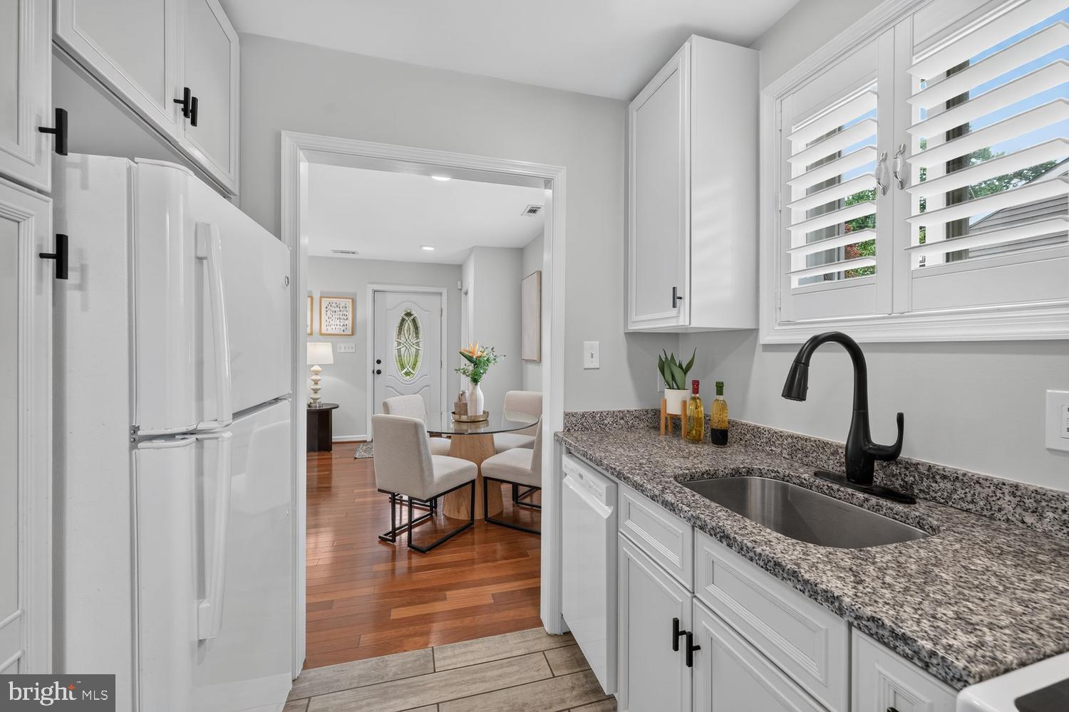 UNIVERSITY HILLS - Residential