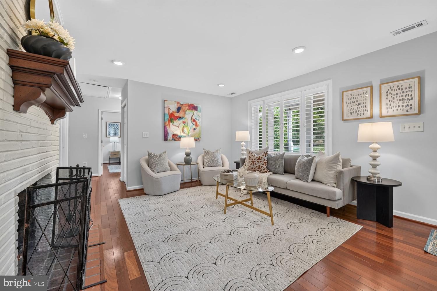 UNIVERSITY HILLS - Residential