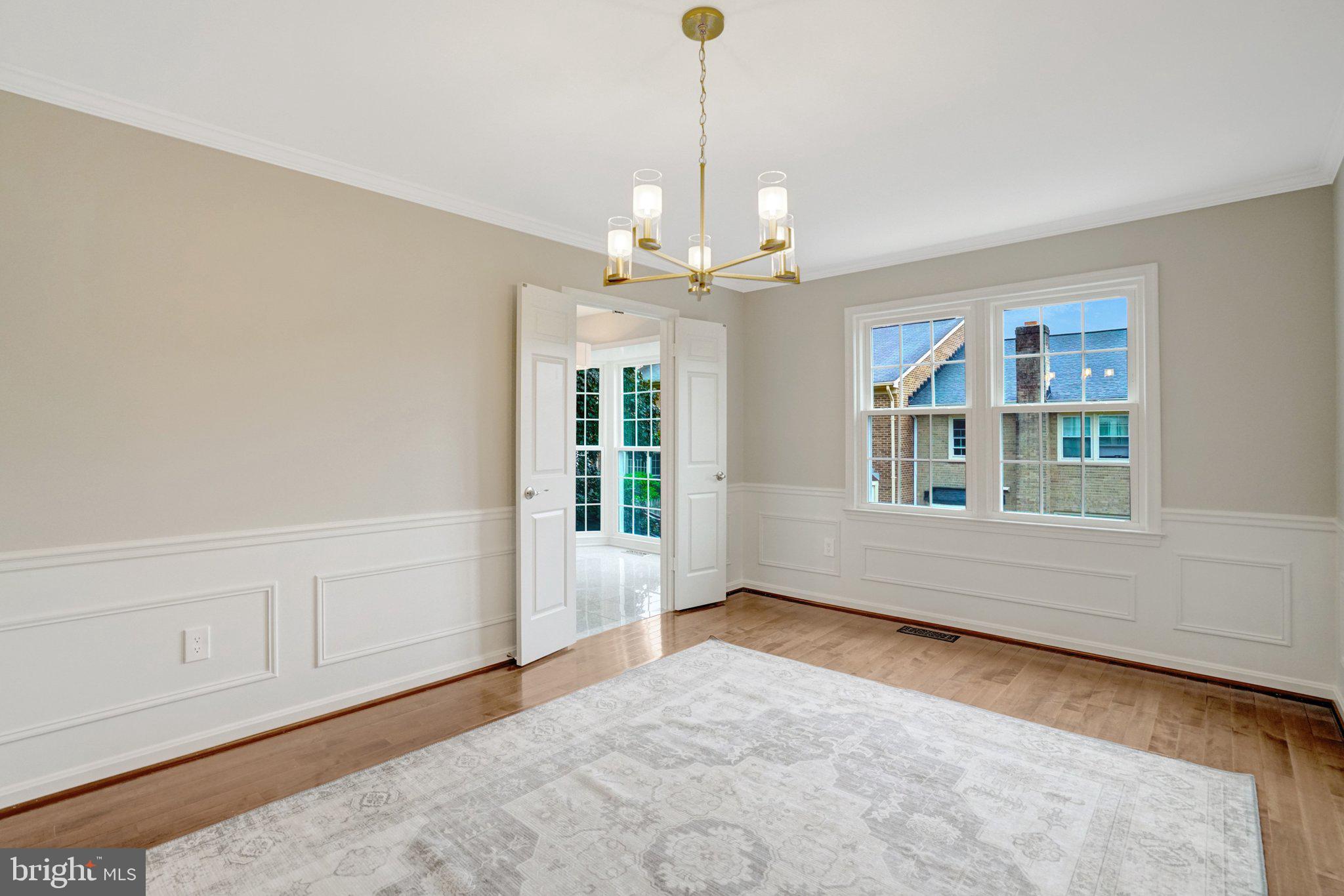 SEVEN OAKS - Residential