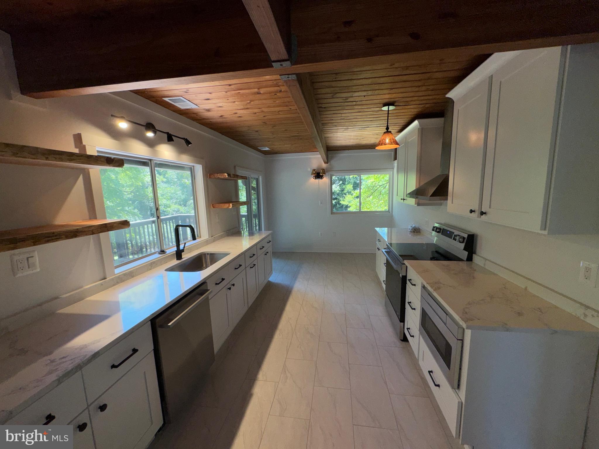 BROAD RUN FARMS - Residential
