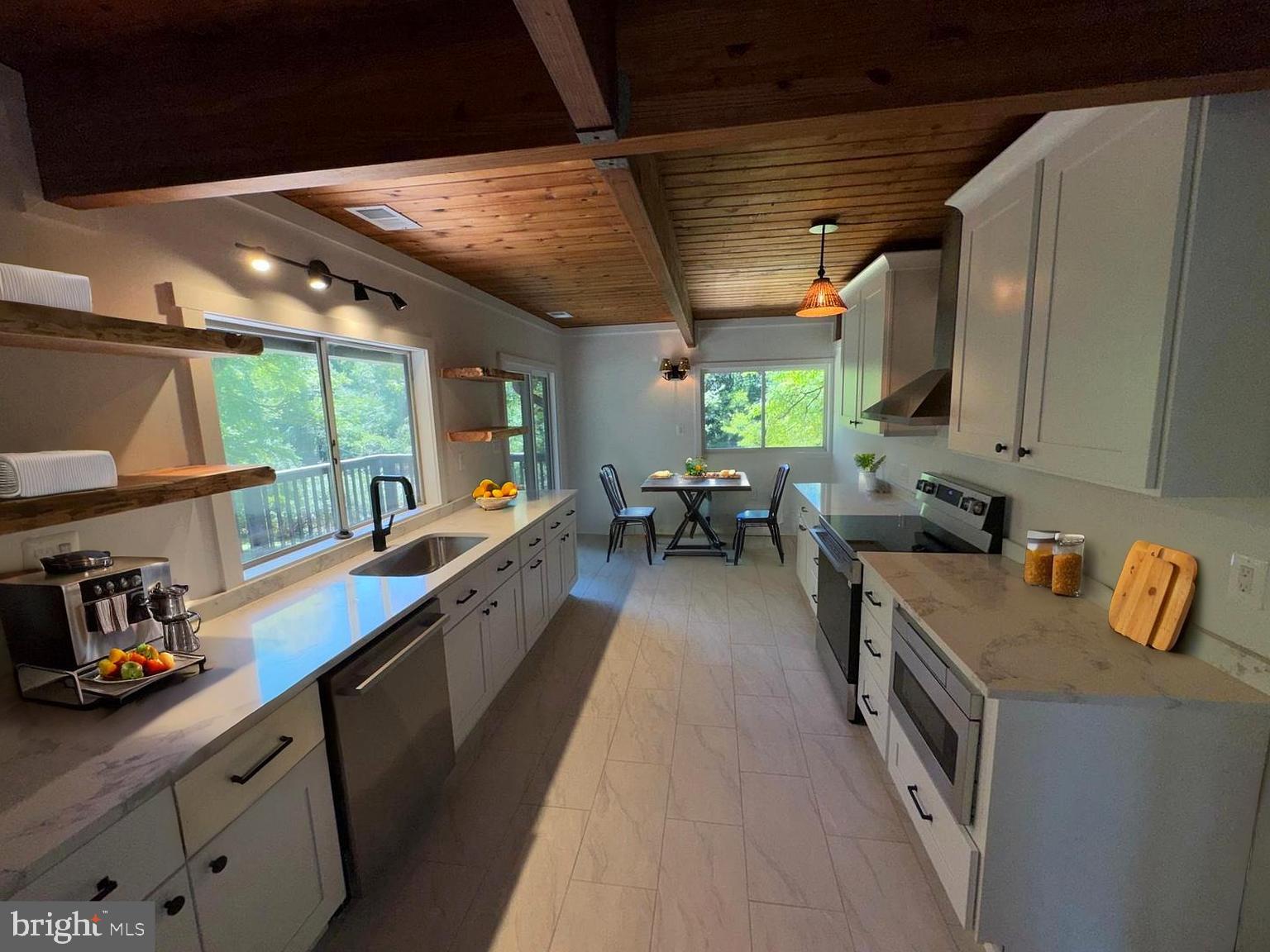 BROAD RUN FARMS - Residential