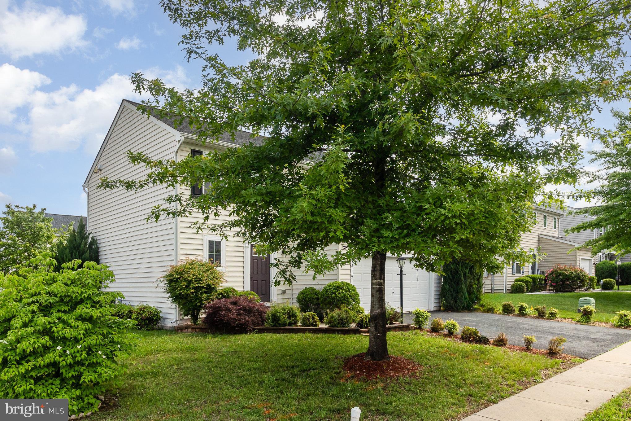 THREE FLAGS - Residential Lease