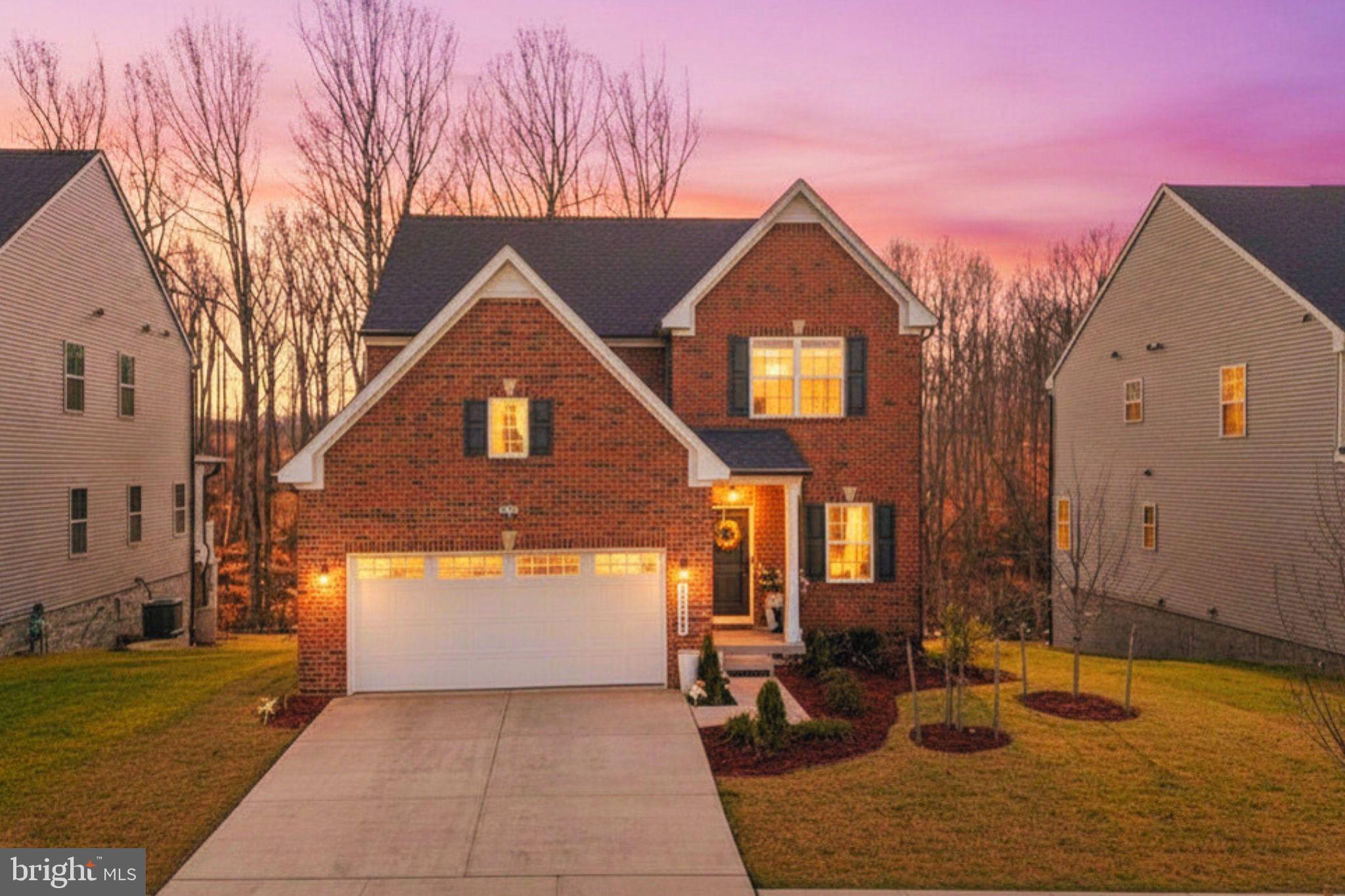 SOUTH LAKE - Residential
