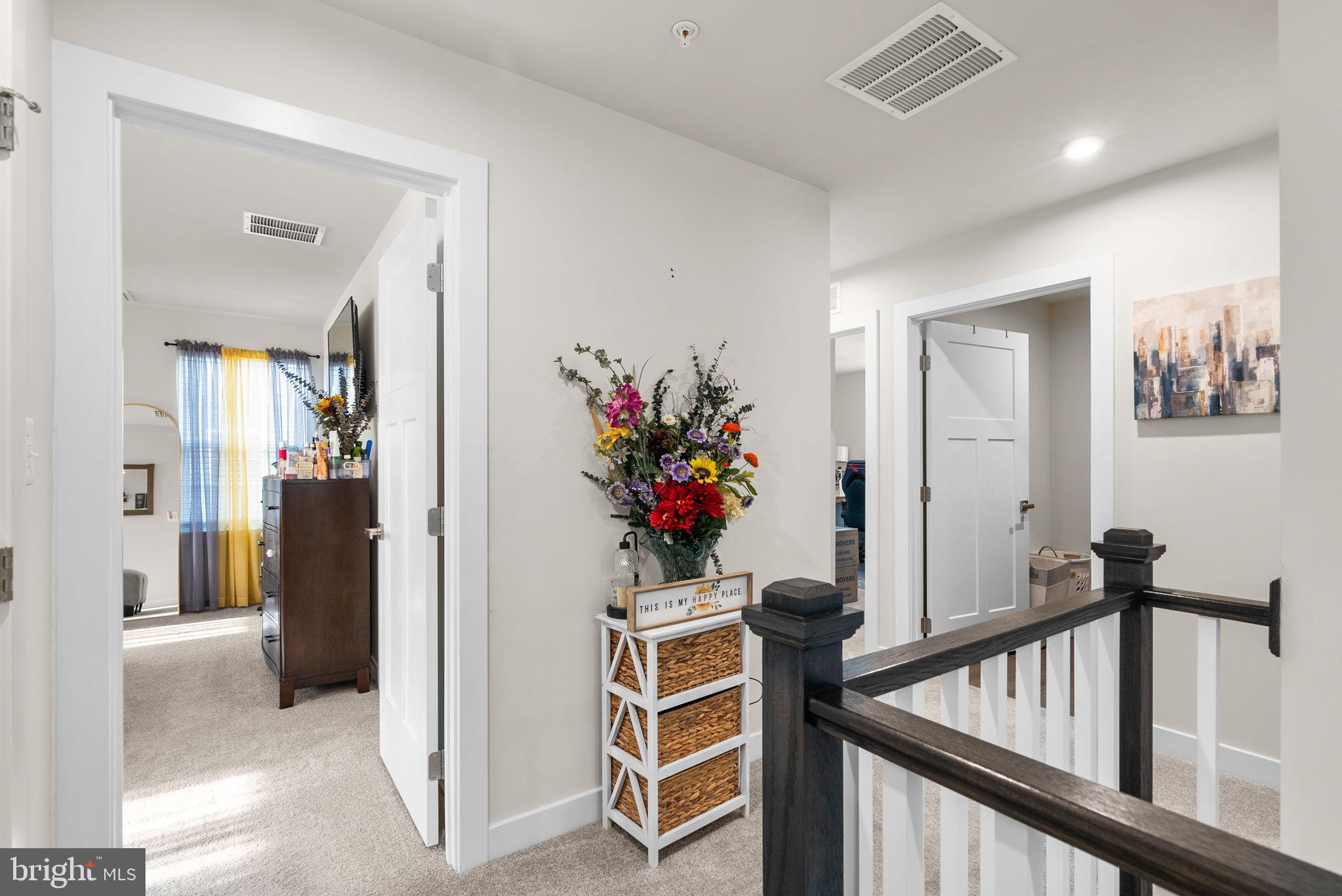 SOUTH LAKE - Residential