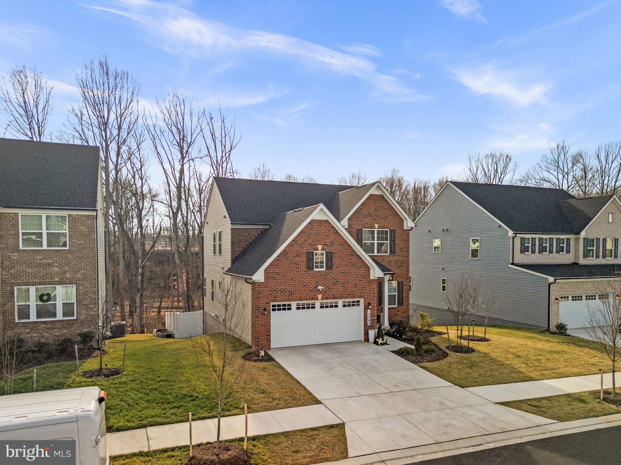 SOUTH LAKE - Residential