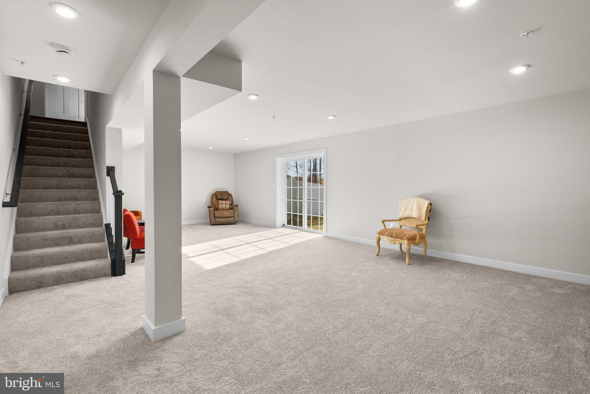 SOUTH LAKE - Residential