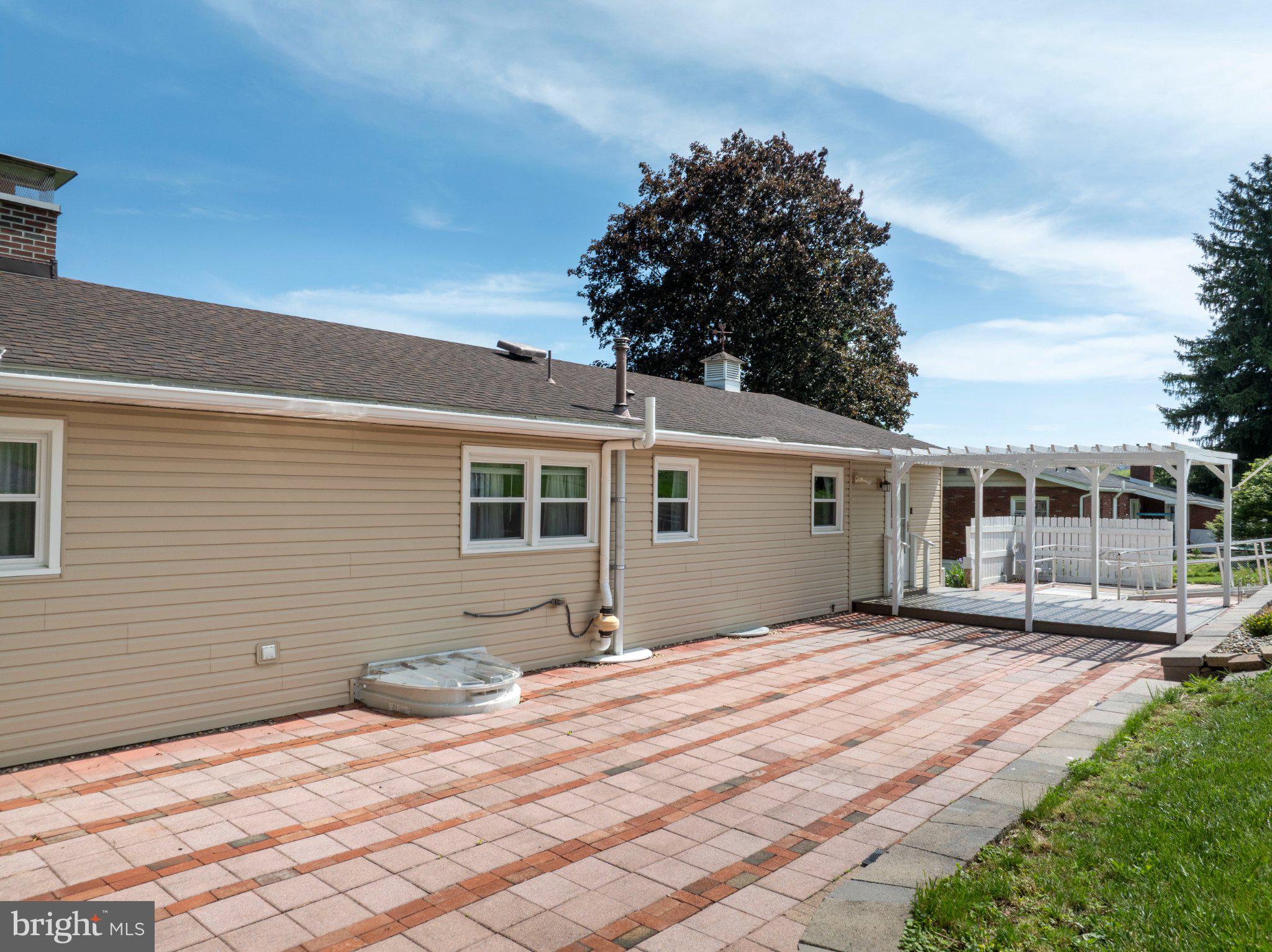 HOUSERVILLE - Residential