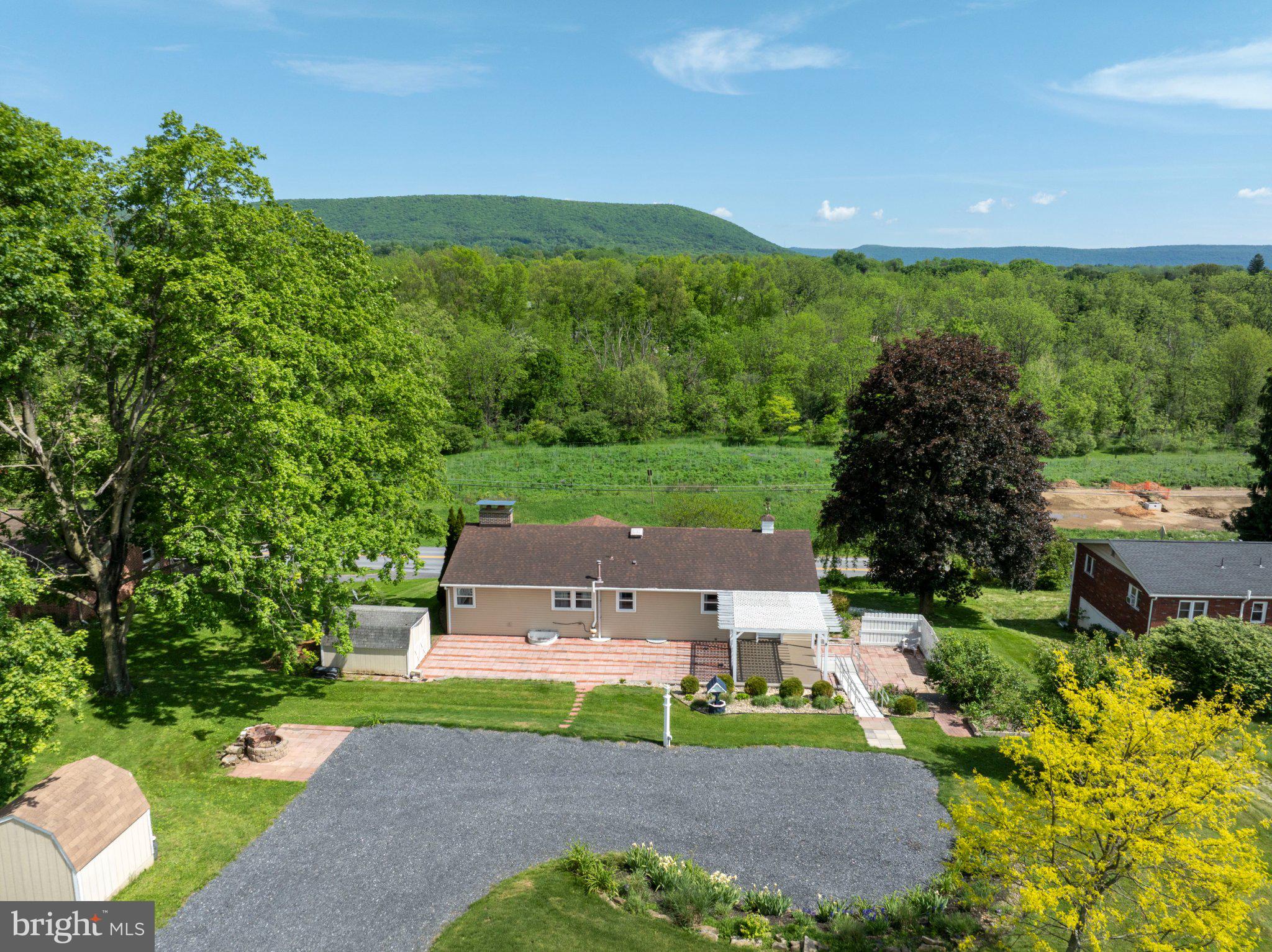 HOUSERVILLE - Residential