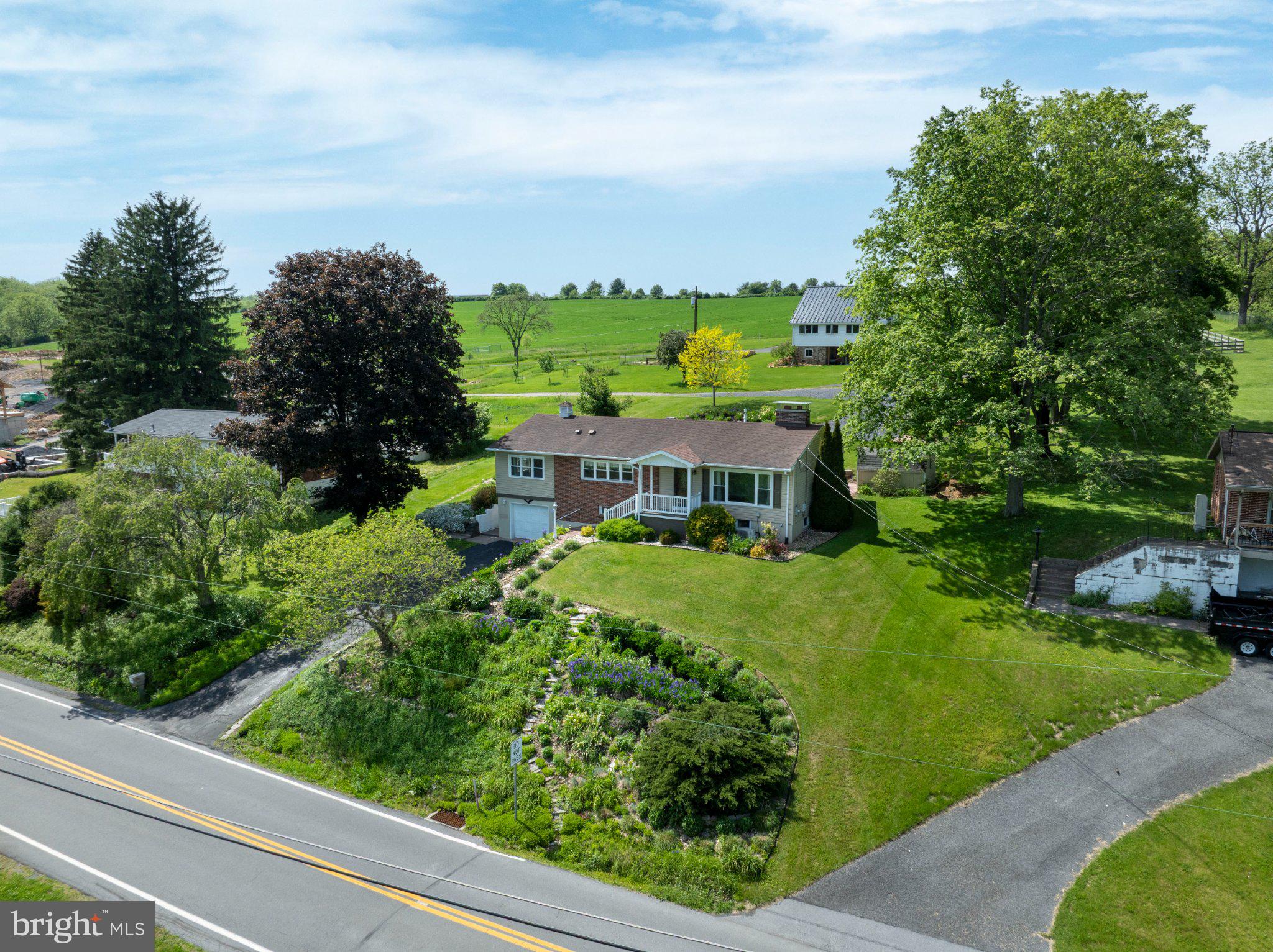 HOUSERVILLE - Residential