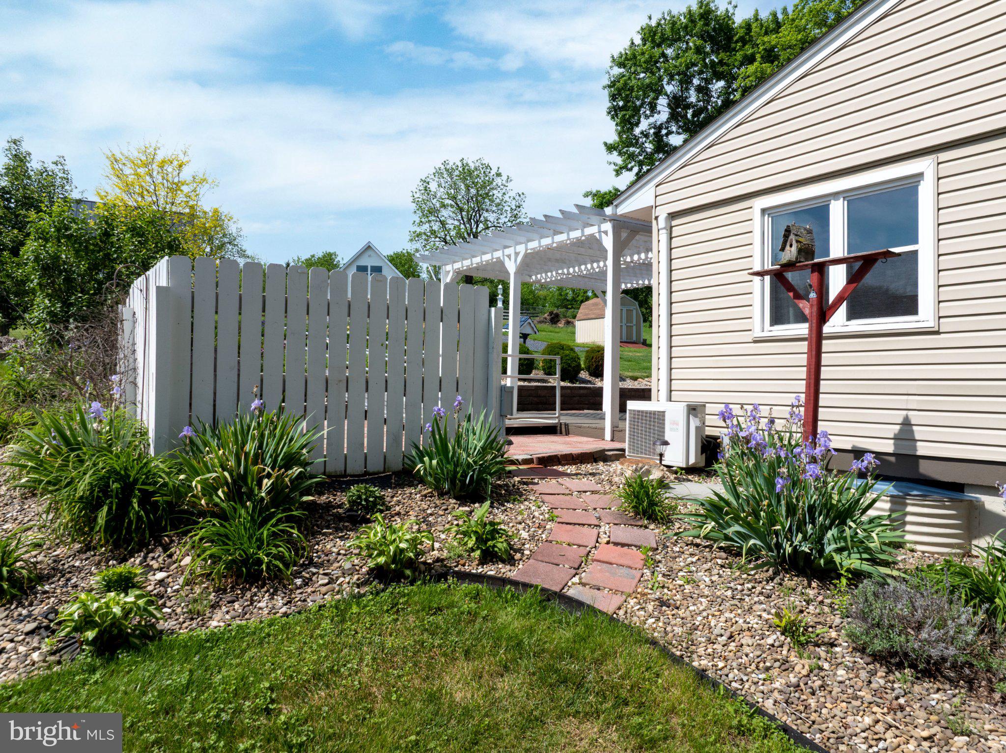 HOUSERVILLE - Residential