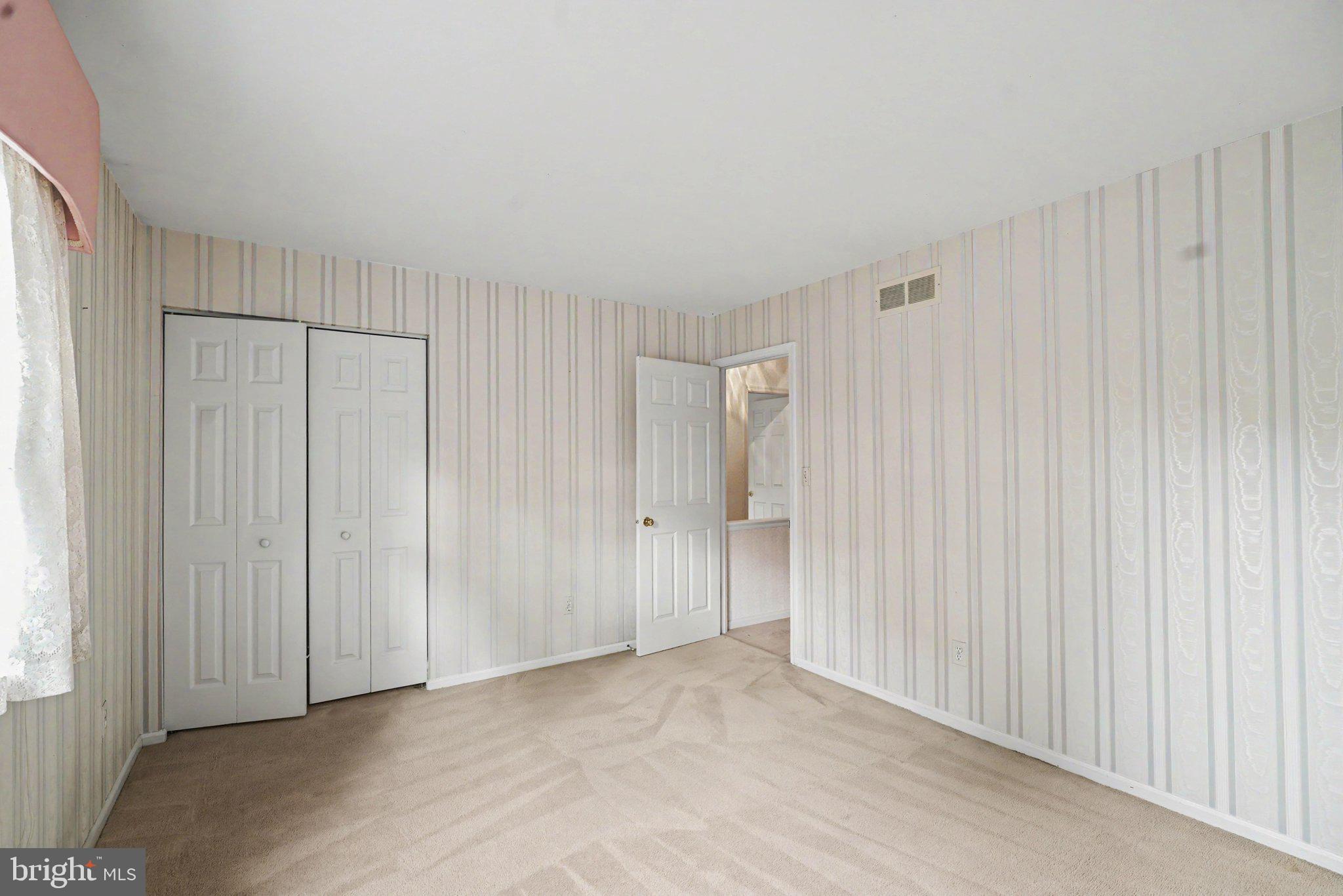 WOODLAND BEACH - Residential