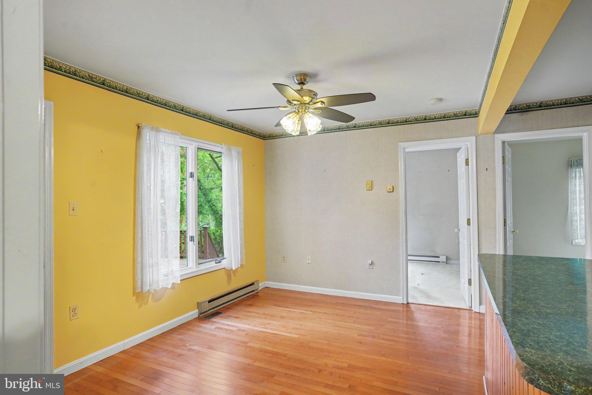 WOODLAND BEACH - Residential