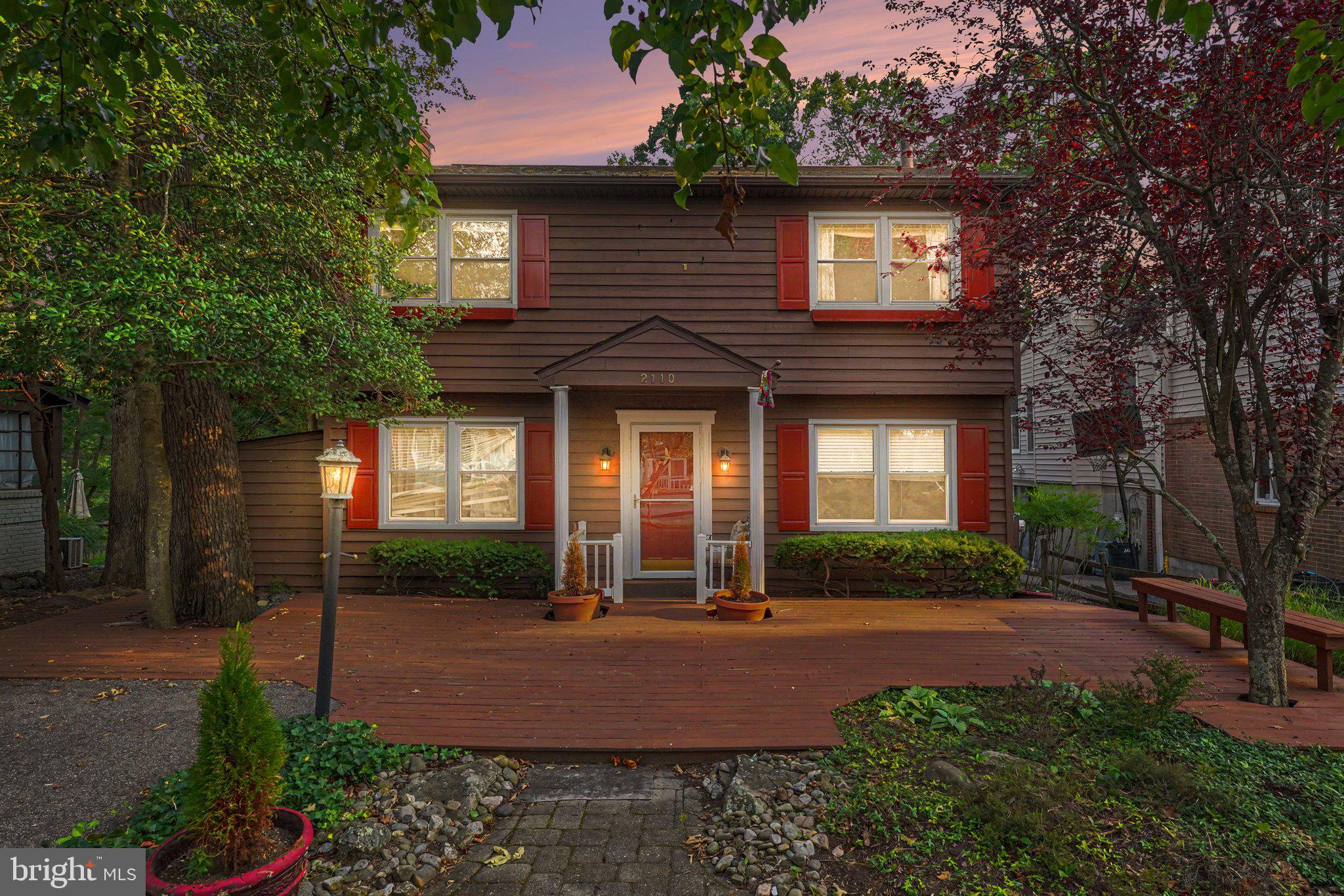 WOODLAND BEACH - Residential