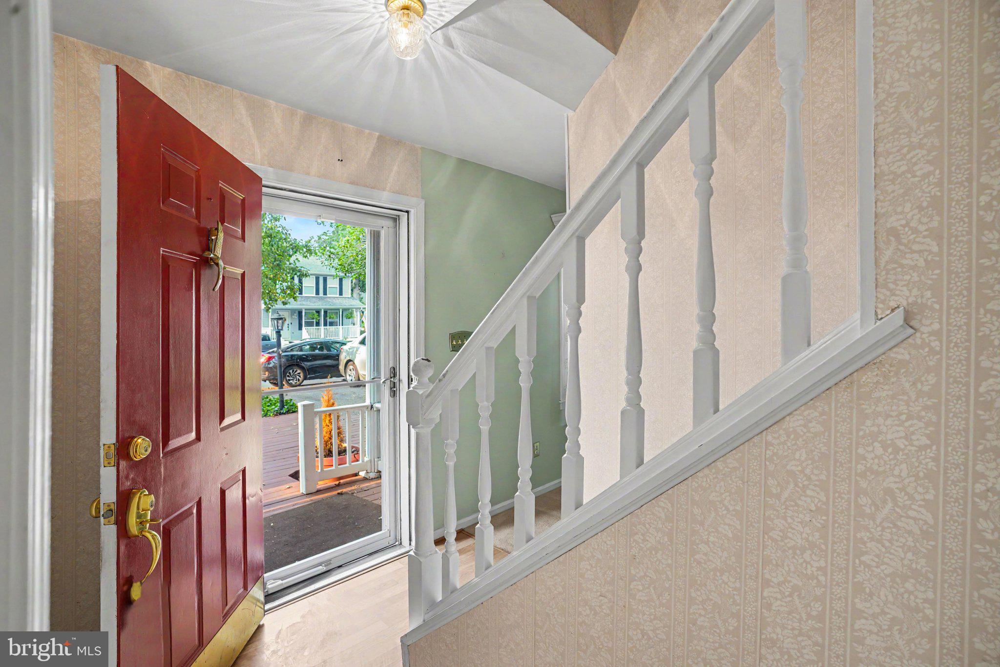 WOODLAND BEACH - Residential