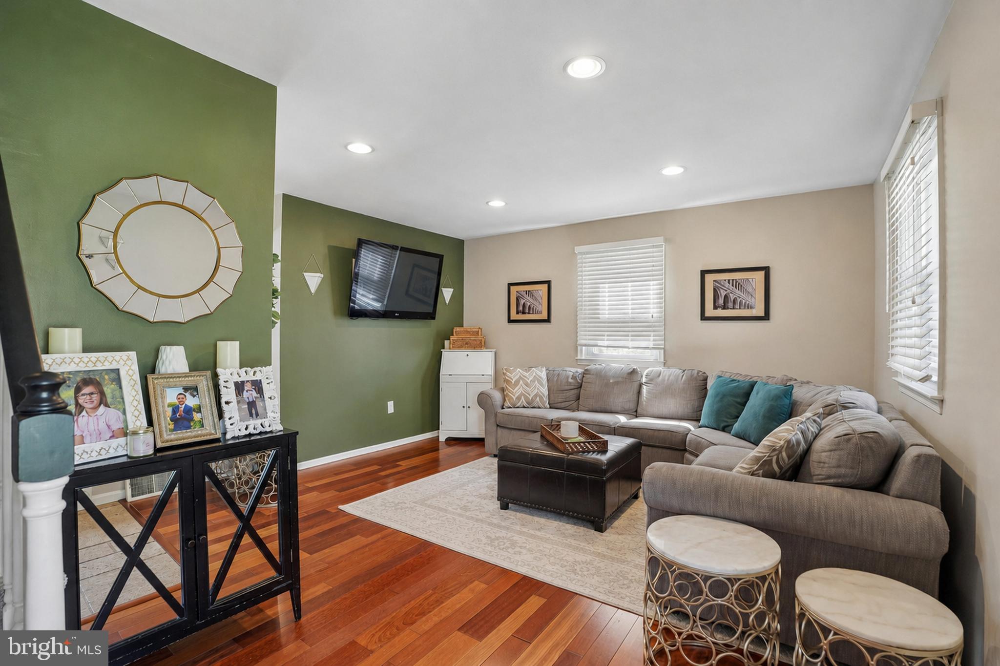 LYNNWOOD - Residential