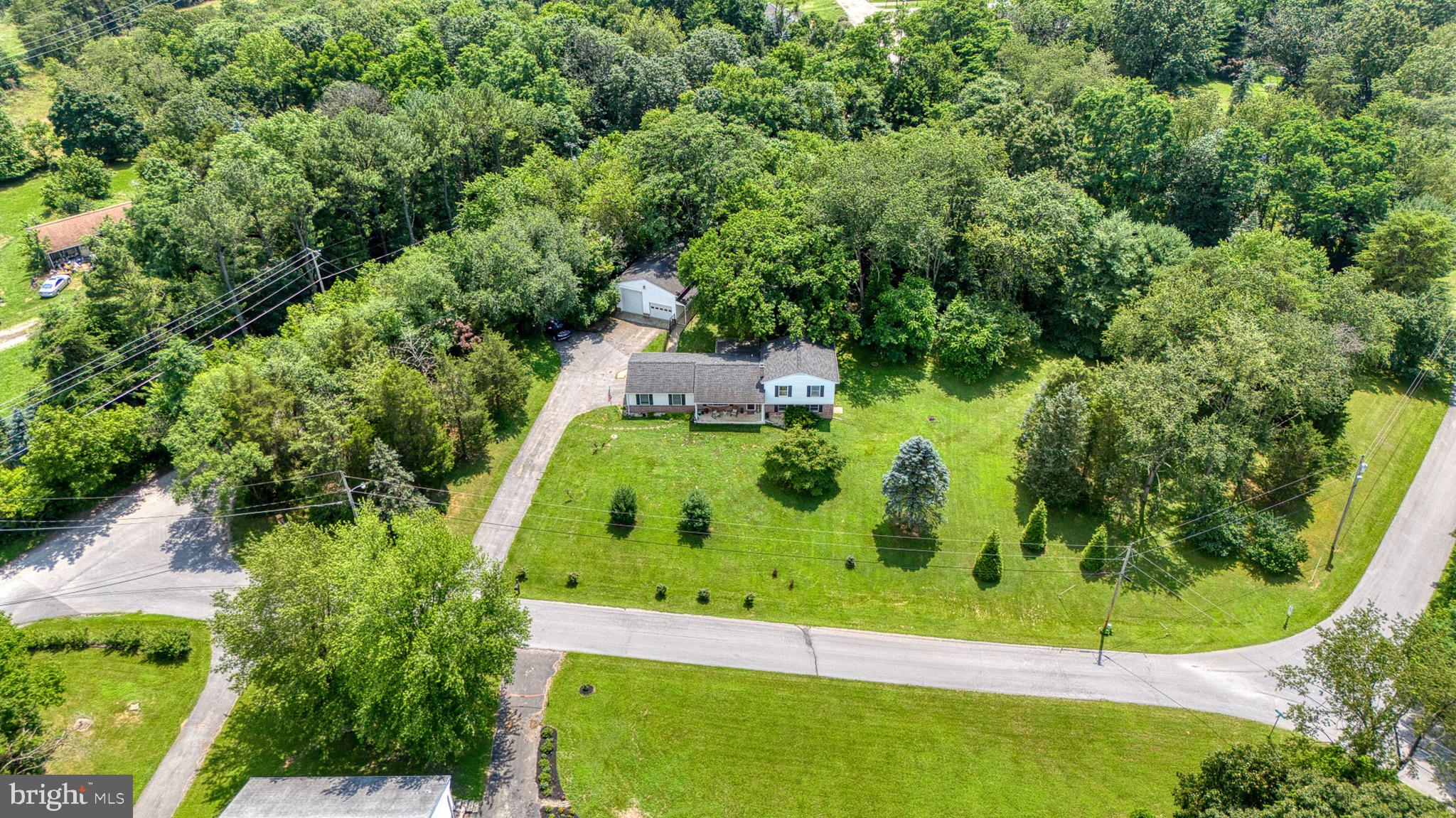 COUNTRY SIDE MANOR - Residential