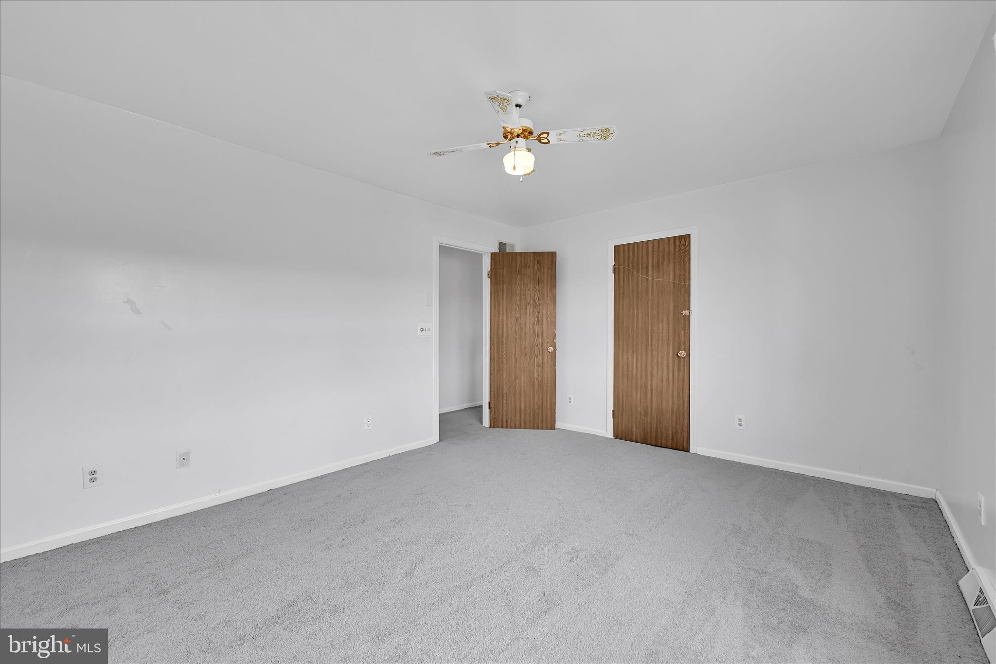 CLOVERLEAF STATION - Residential