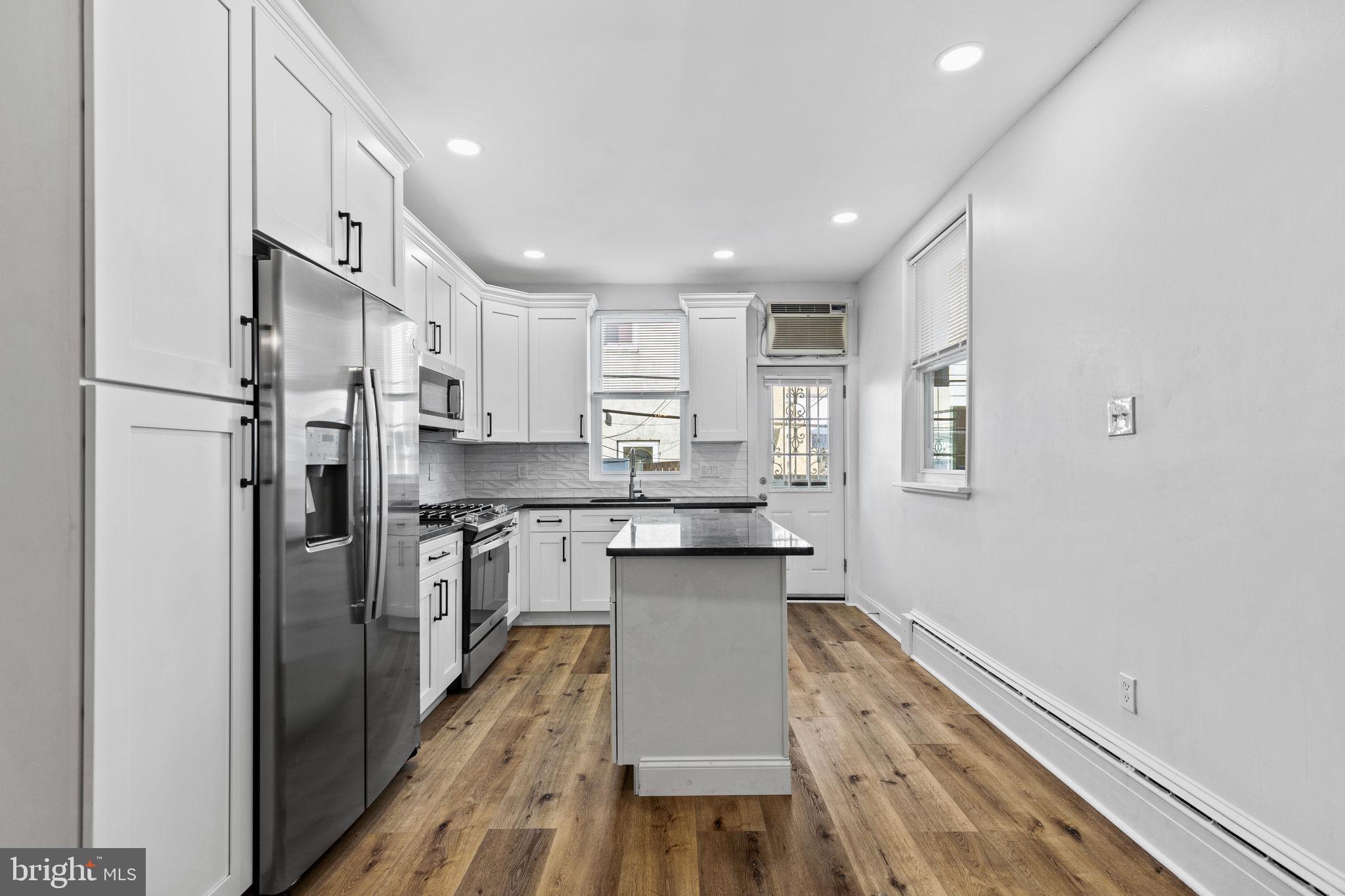 GIRARD ESTATES - Residential