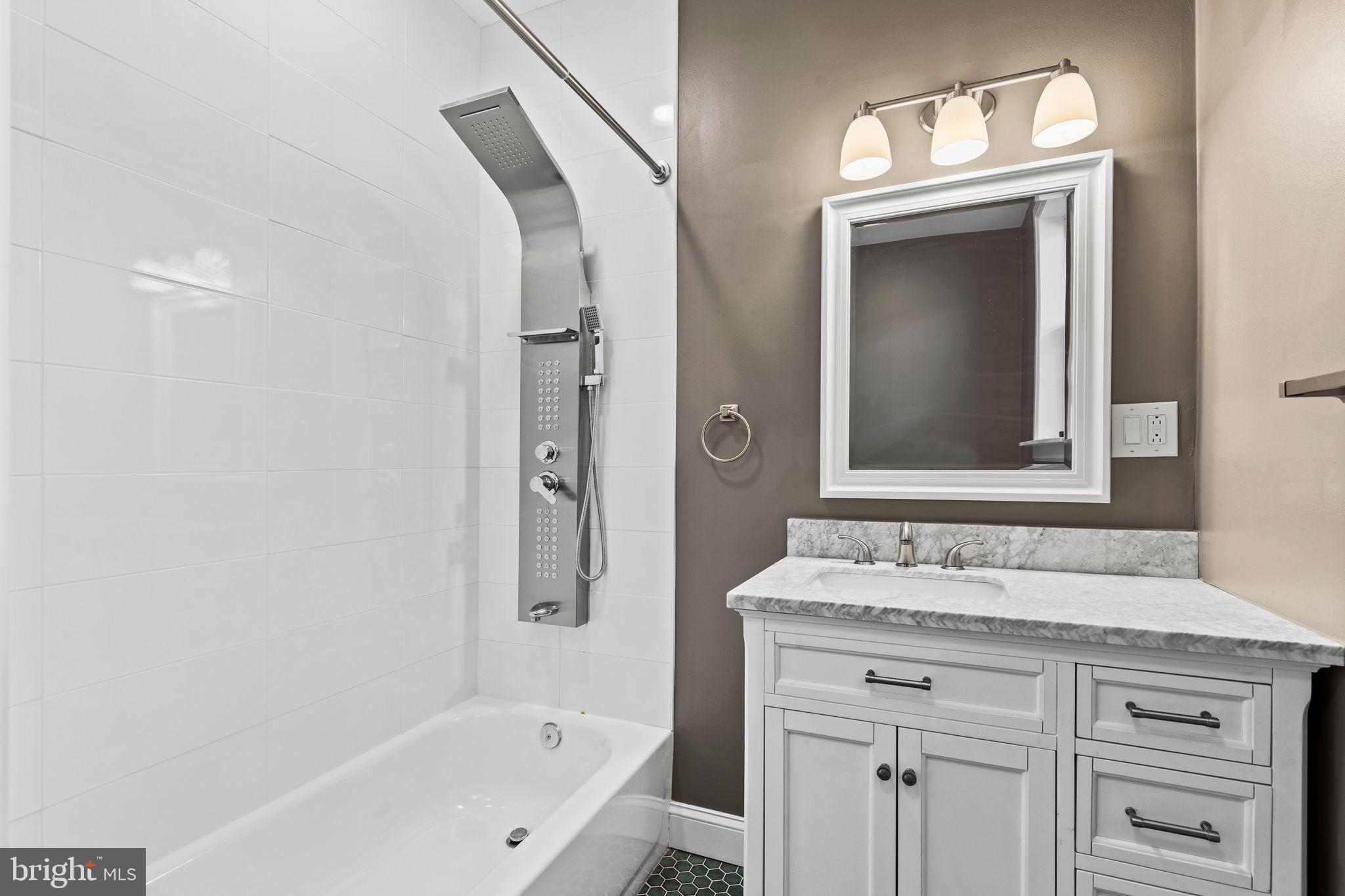 GIRARD ESTATES - Residential