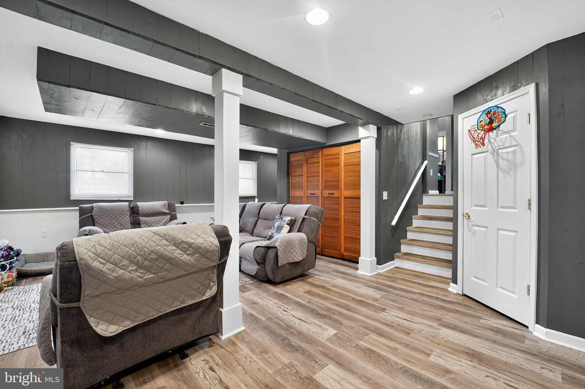 WHISPERING VALLEY - Residential