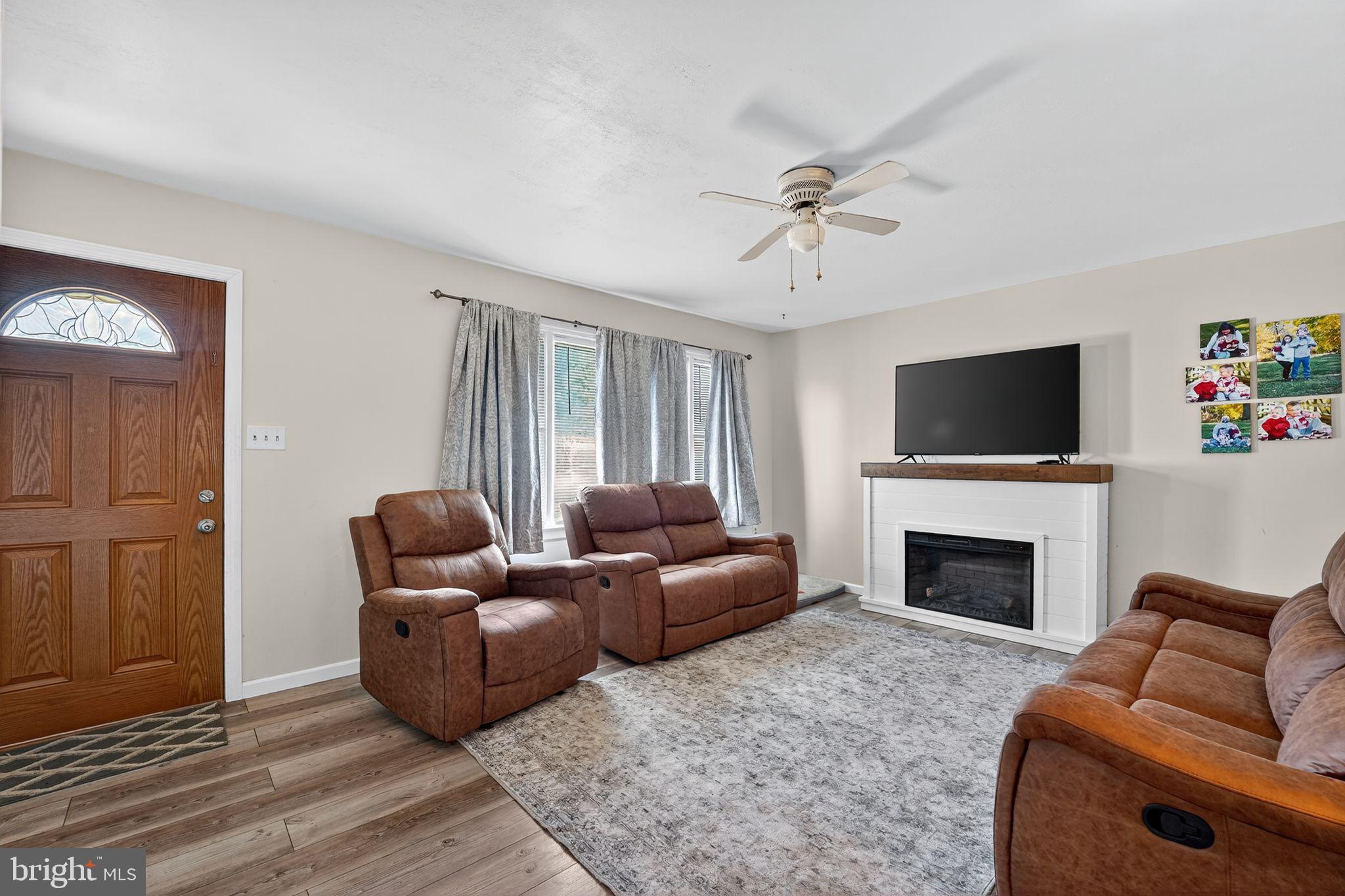 WHISPERING VALLEY - Residential