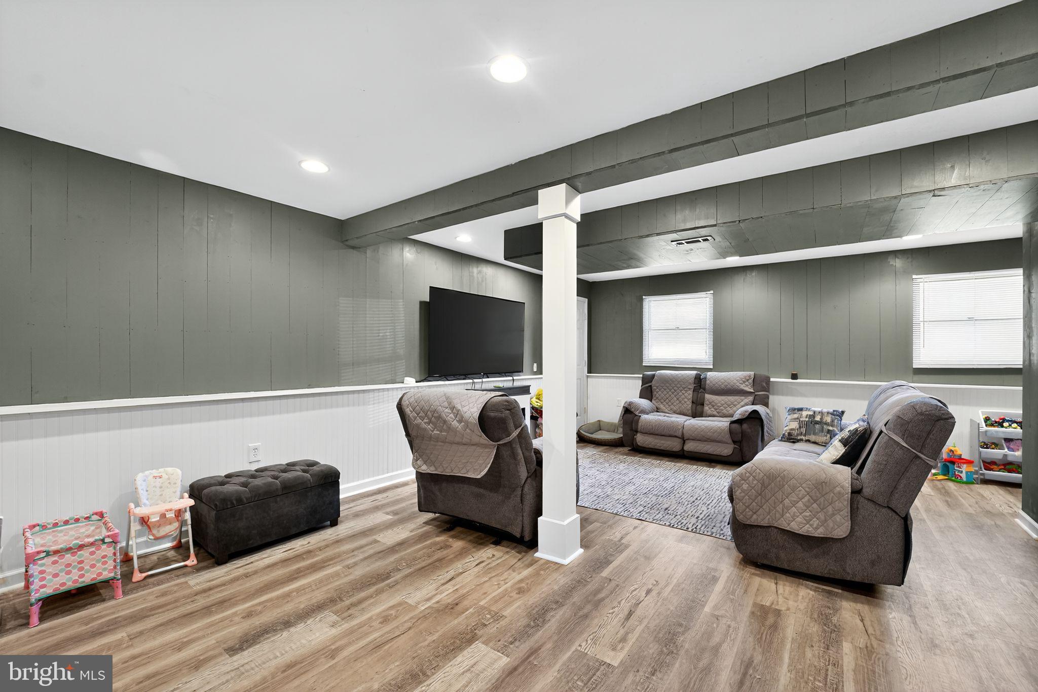 WHISPERING VALLEY - Residential
