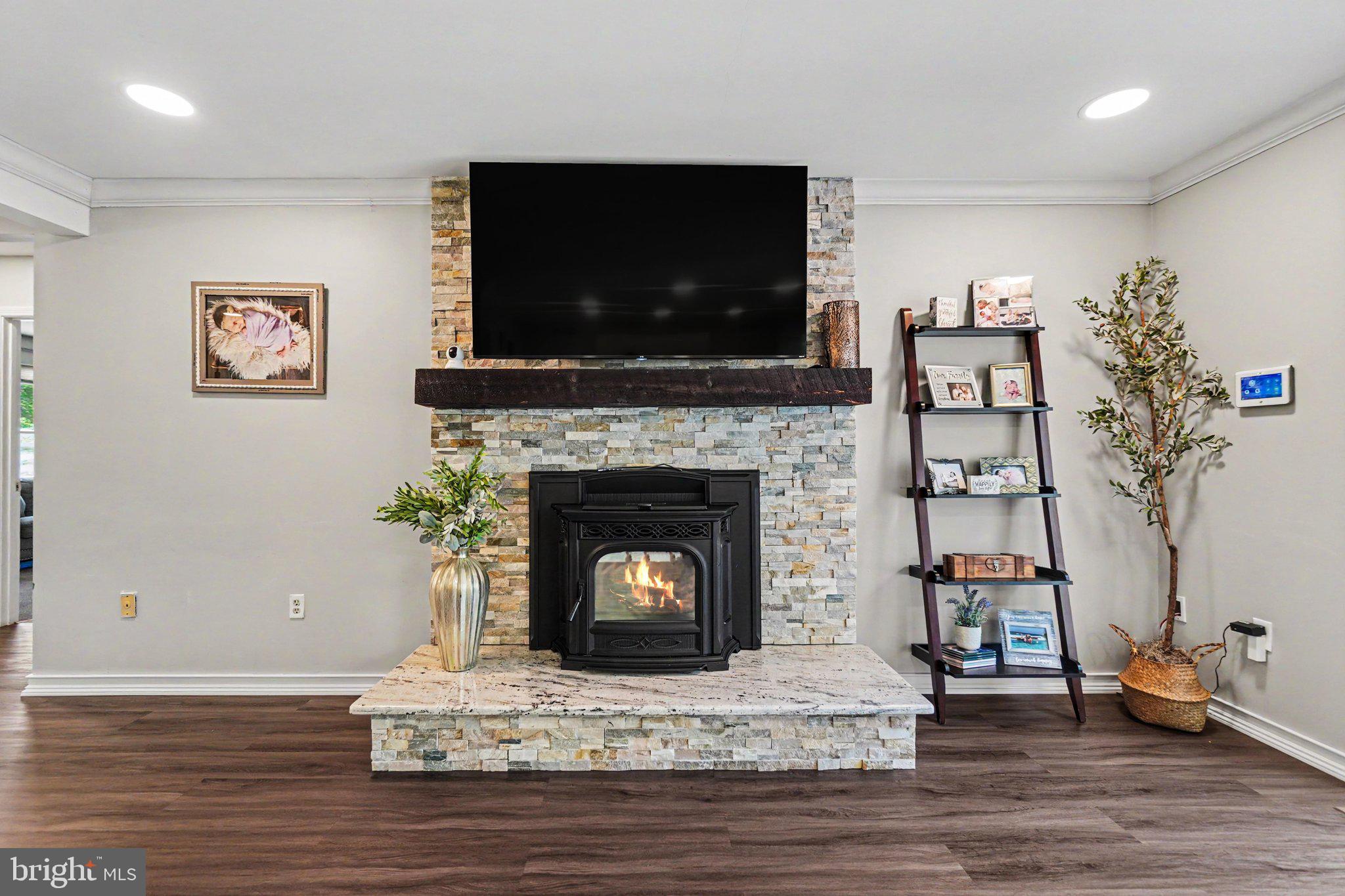 FOREST HILLS - Residential