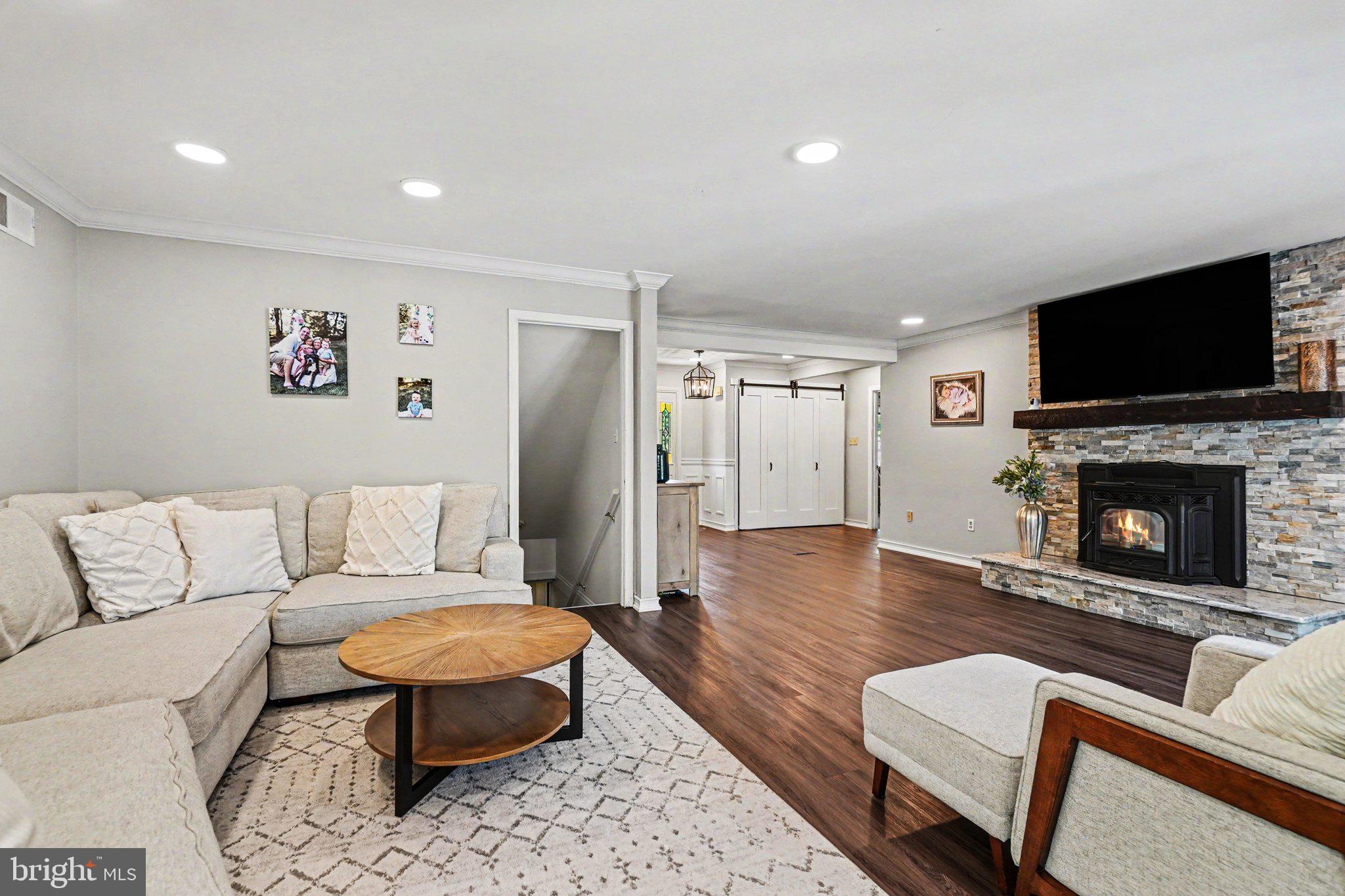 FOREST HILLS - Residential