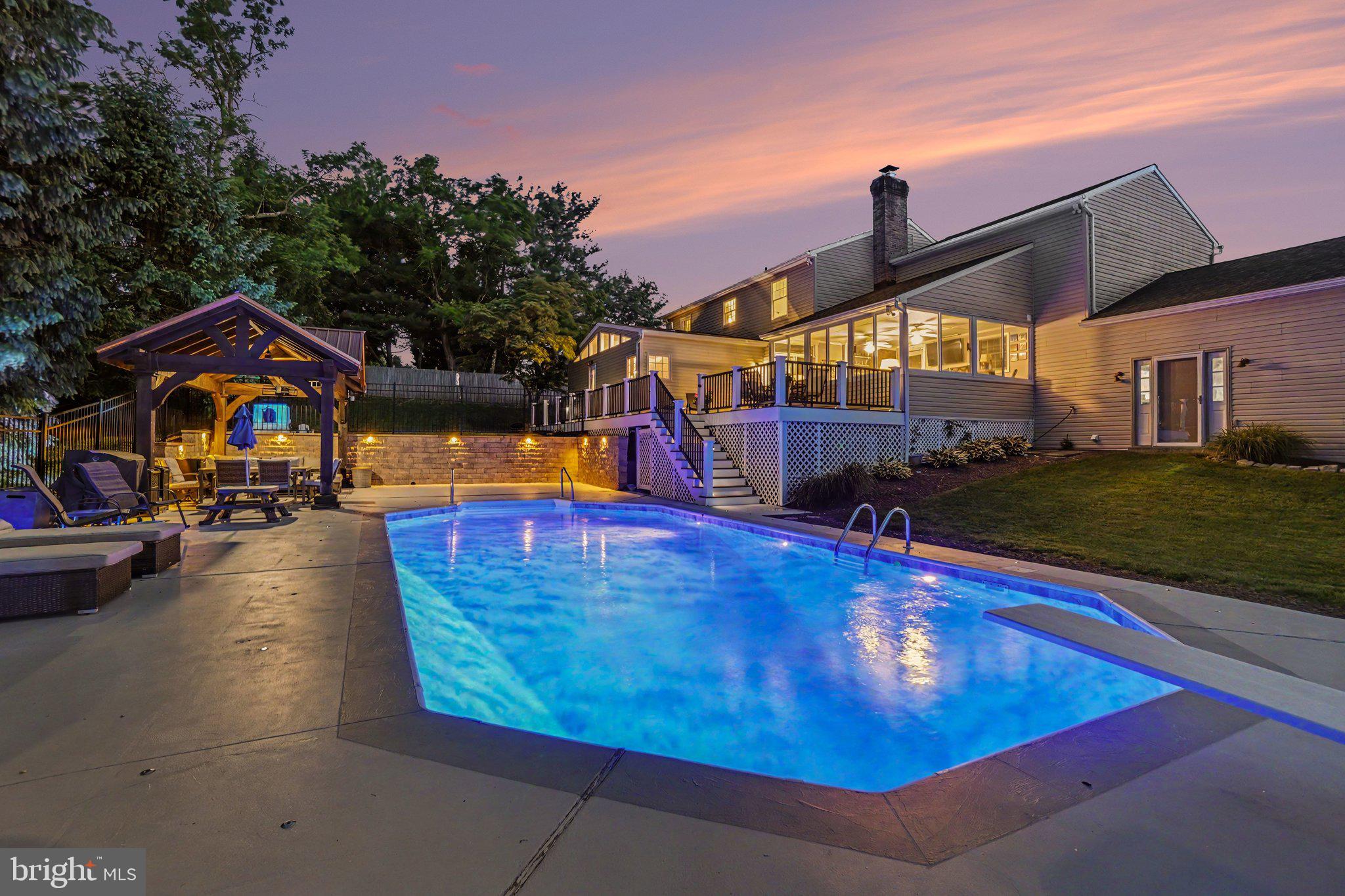 FOREST HILLS - Residential